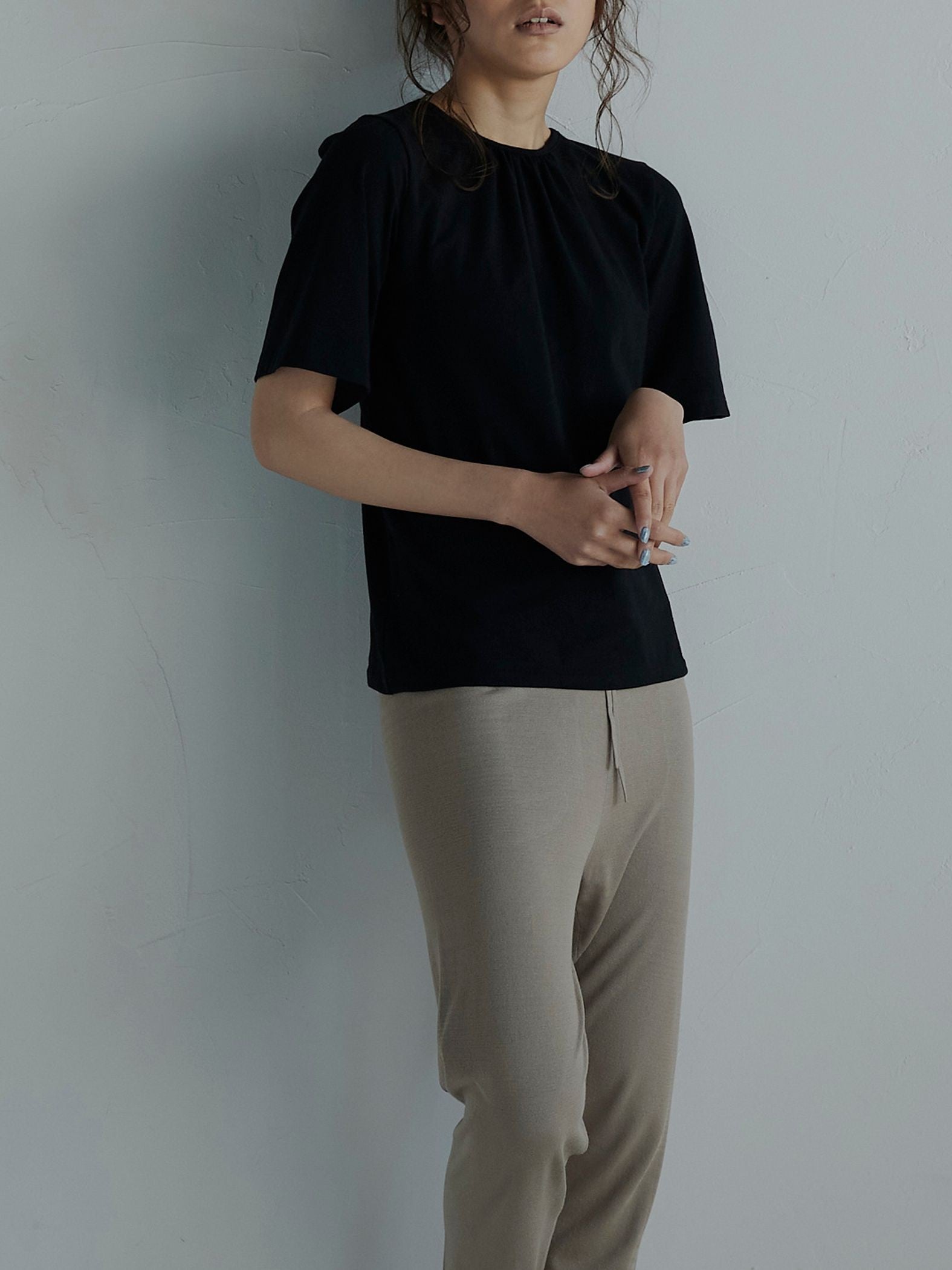 【雑誌掲載】大人の肌見せでアップデート バックシャンTシャツ