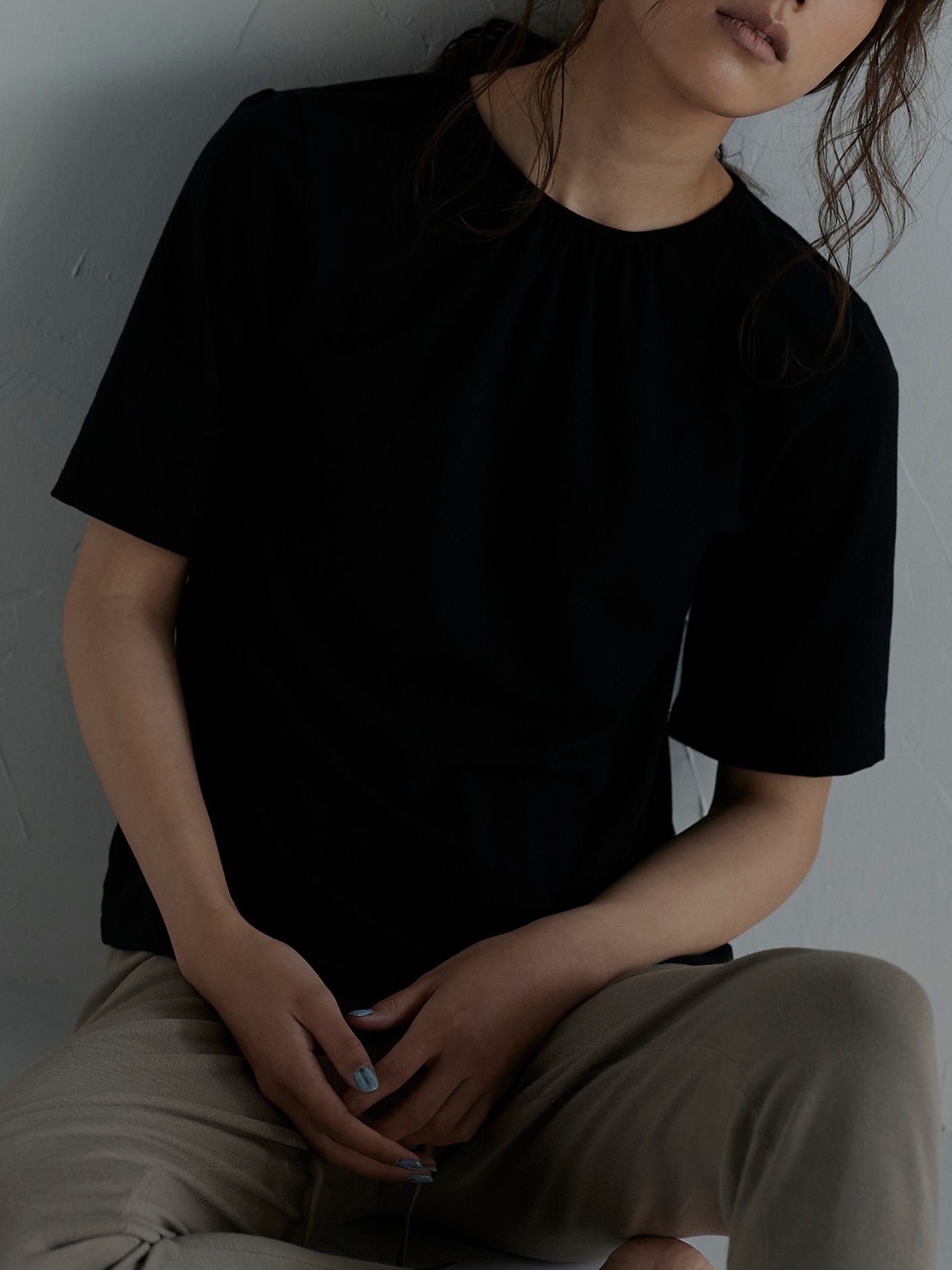 【雑誌掲載】大人の肌見せでアップデート バックシャンTシャツ