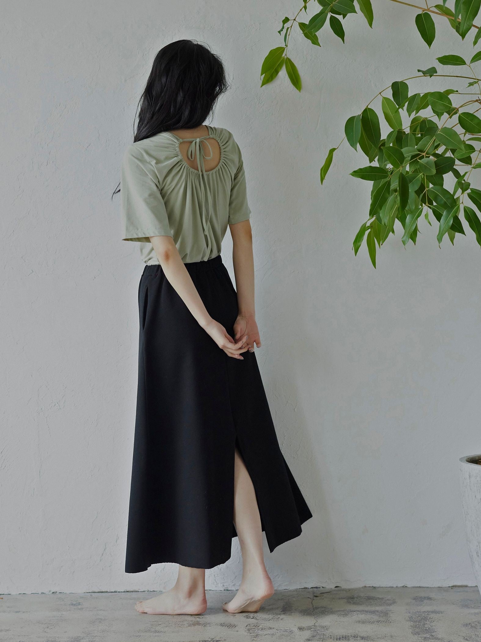 【雑誌掲載】大人の肌見せでアップデート バックシャンTシャツ