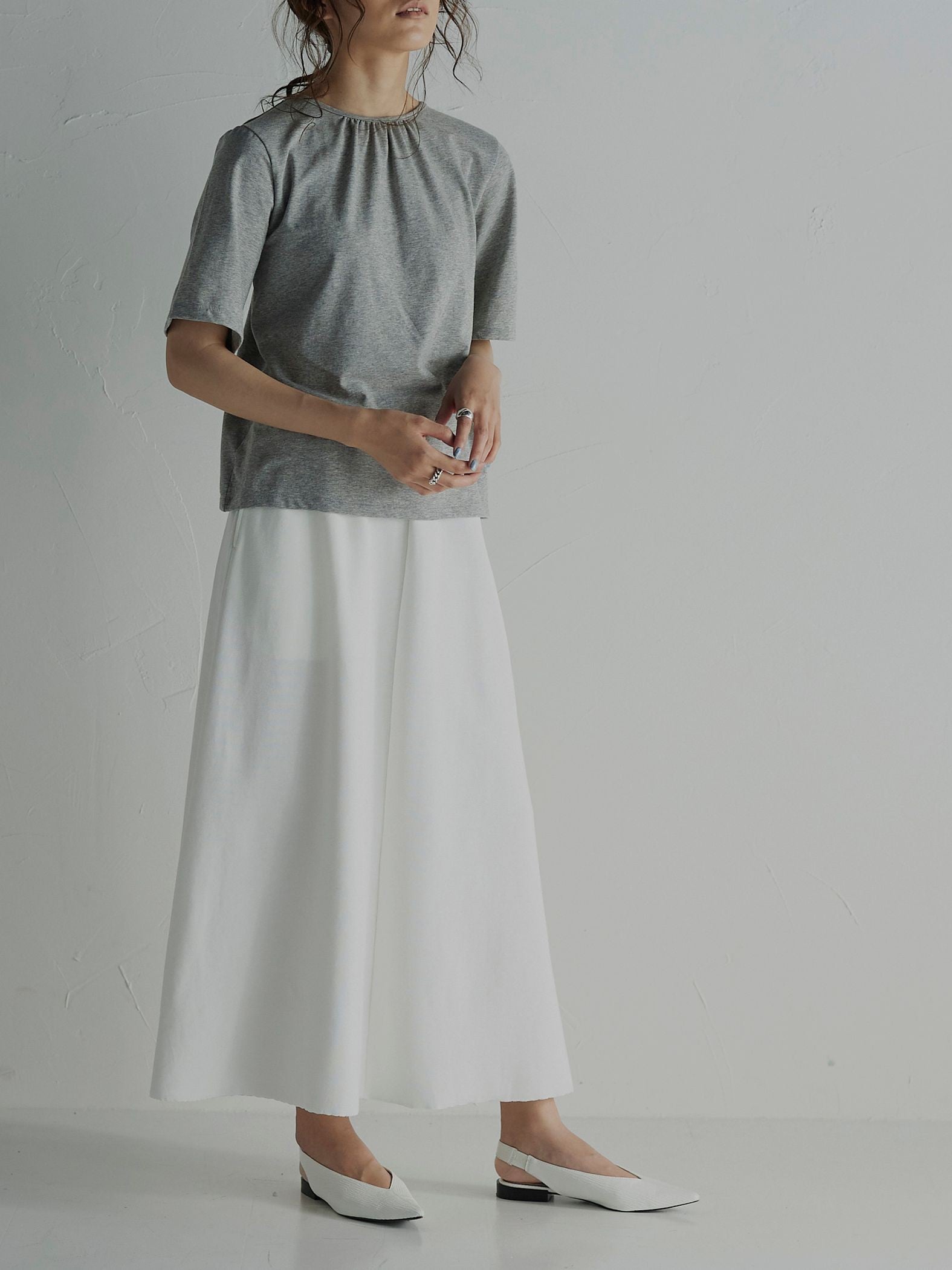 【雑誌掲載】大人の肌見せでアップデート バックシャンTシャツ