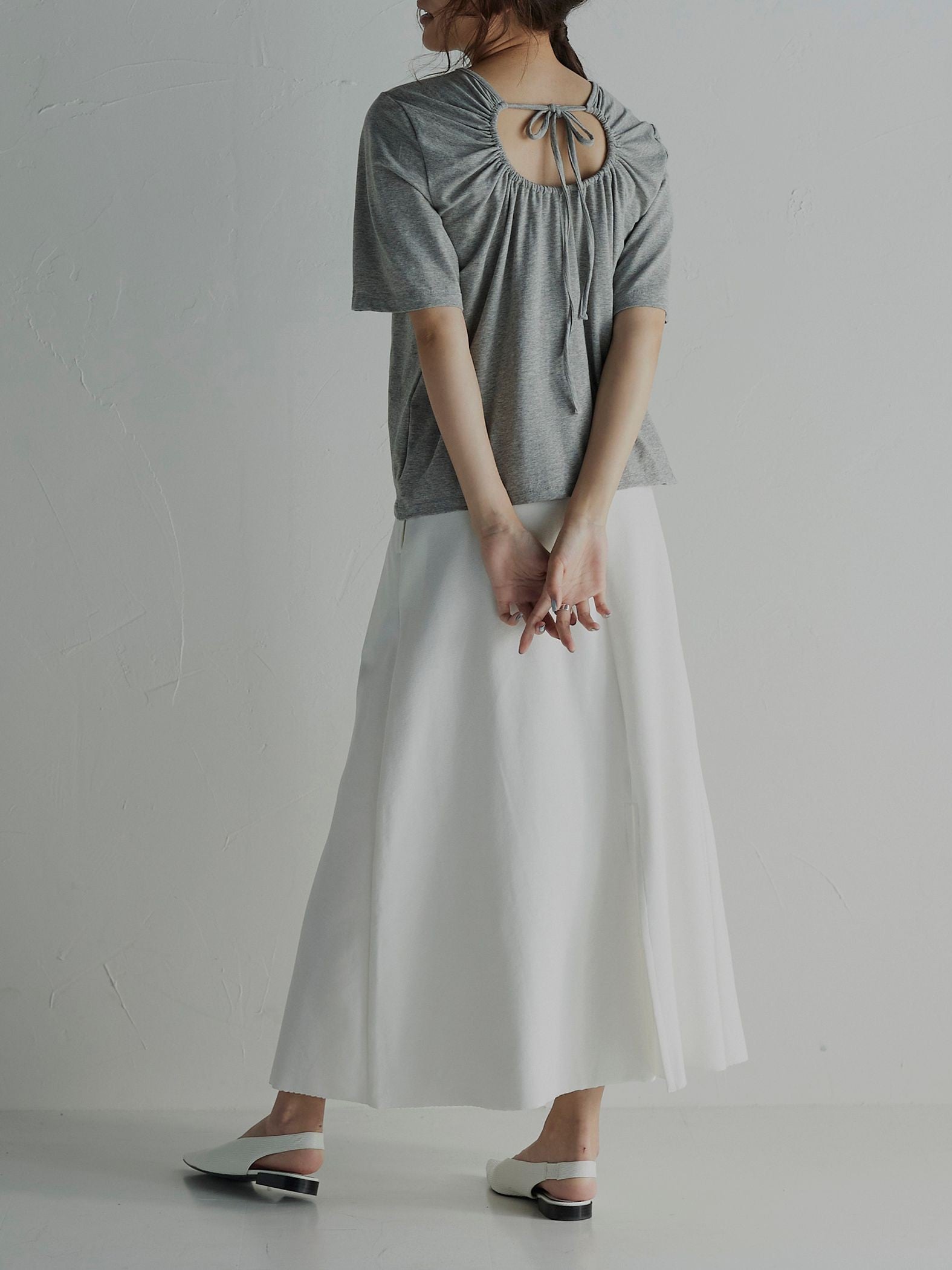 【雑誌掲載】大人の肌見せでアップデート バックシャンTシャツ
