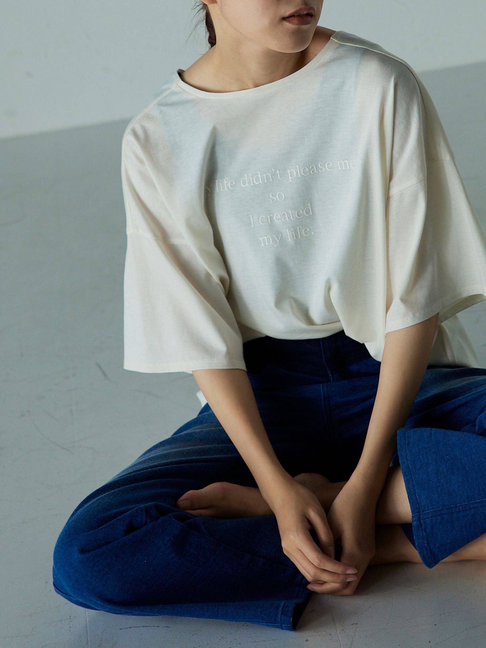 2つの顔が楽しめる 2WAY厚盛ロゴTシャツ ≪PREMIUM COTTON≫