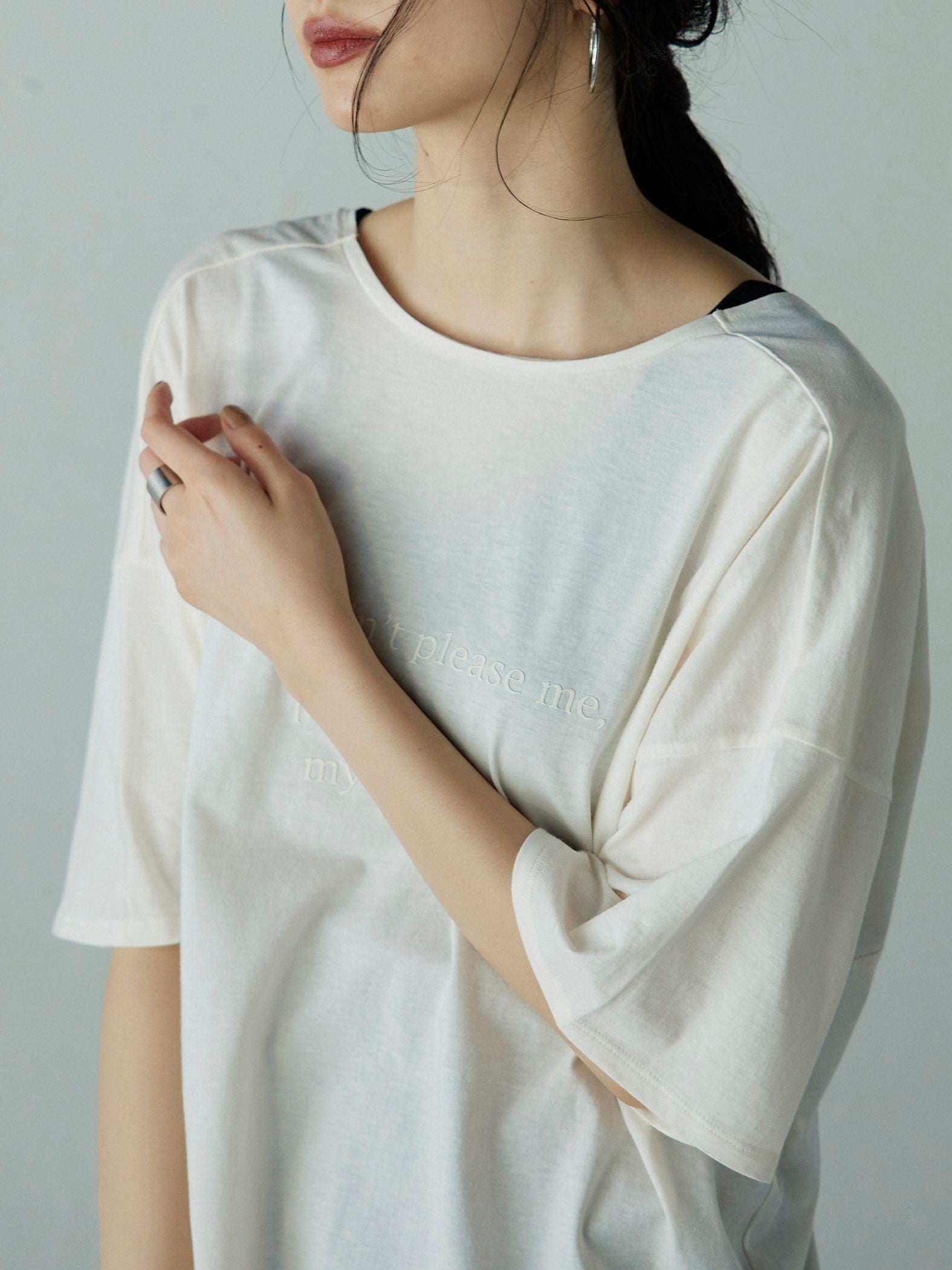 2つの顔が楽しめる 2WAY厚盛ロゴTシャツ ≪PREMIUM COTTON≫