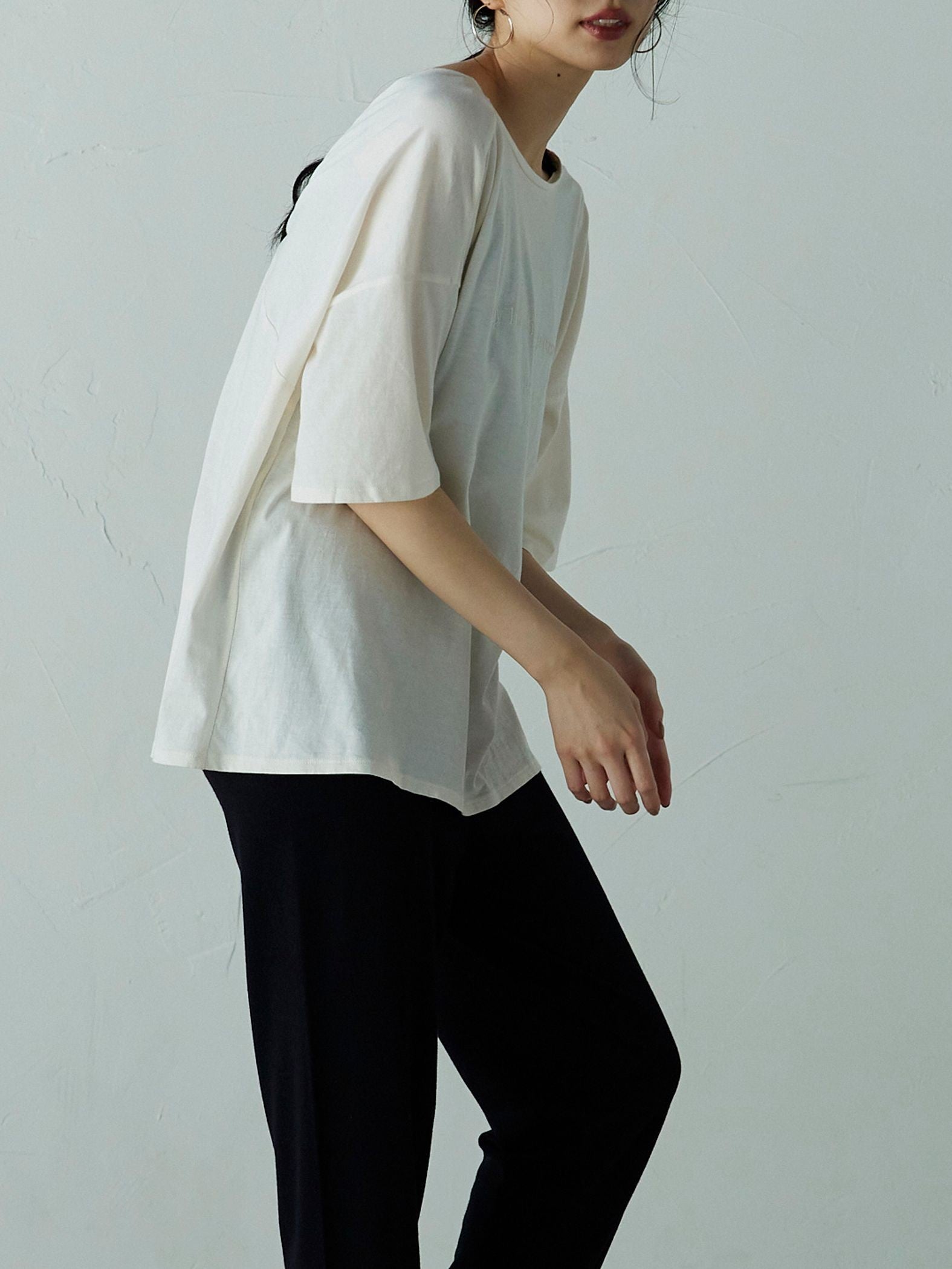 2つの顔が楽しめる 2WAY厚盛ロゴTシャツ ≪PREMIUM COTTON≫