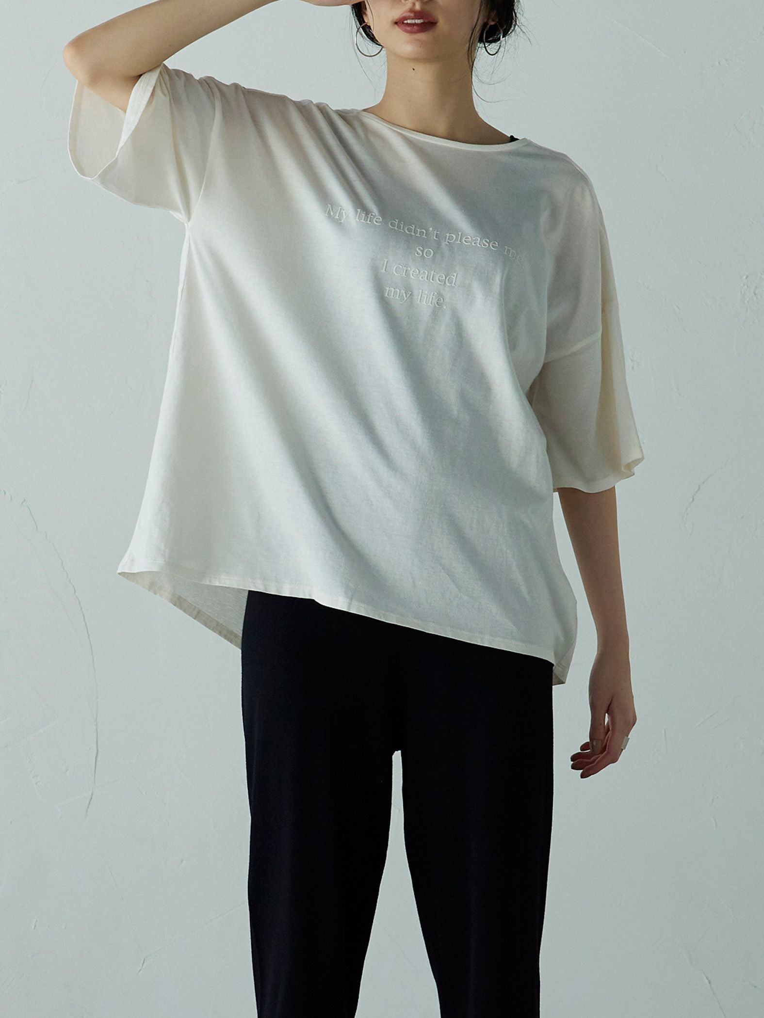 2つの顔が楽しめる 2WAY厚盛ロゴTシャツ ≪PREMIUM COTTON≫