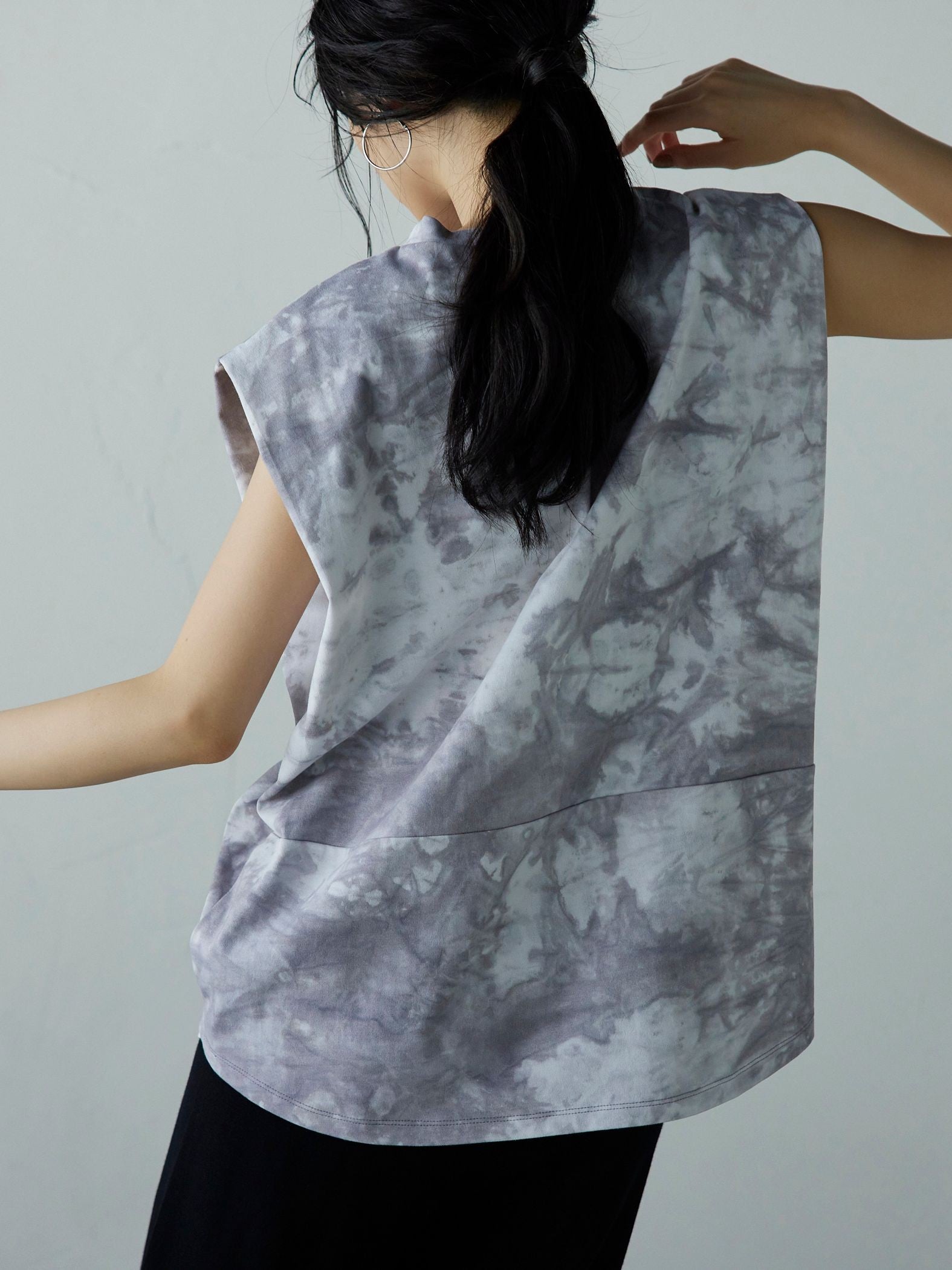 モードで上品 オシャレ度上がる タイダイプリントTシャツ