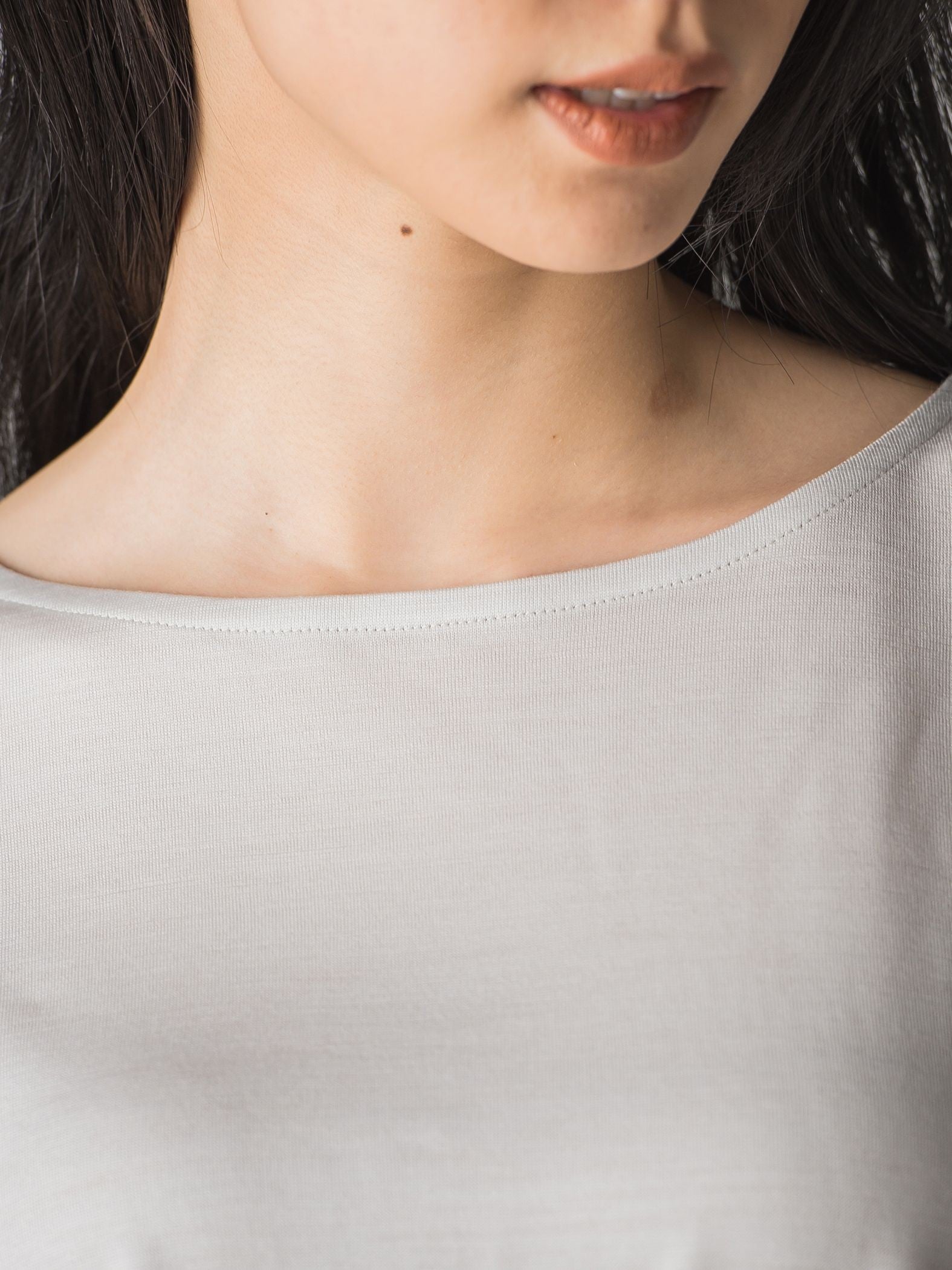 オールシーズン使える ウォッシャブルウールTシャツ ≪手洗い可能≫