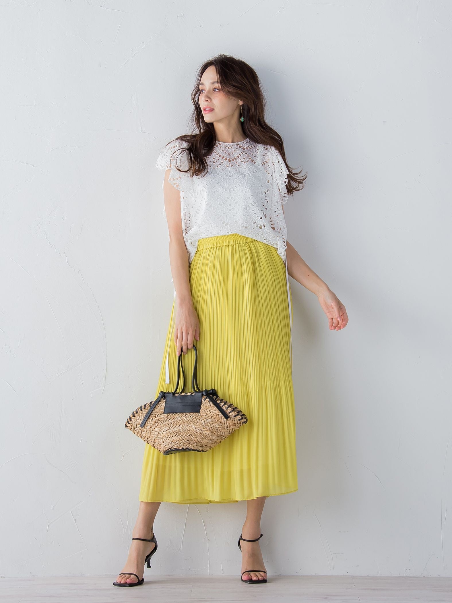 コットンレース刺繍袖ラッフルブラウス≪SET UP対応≫