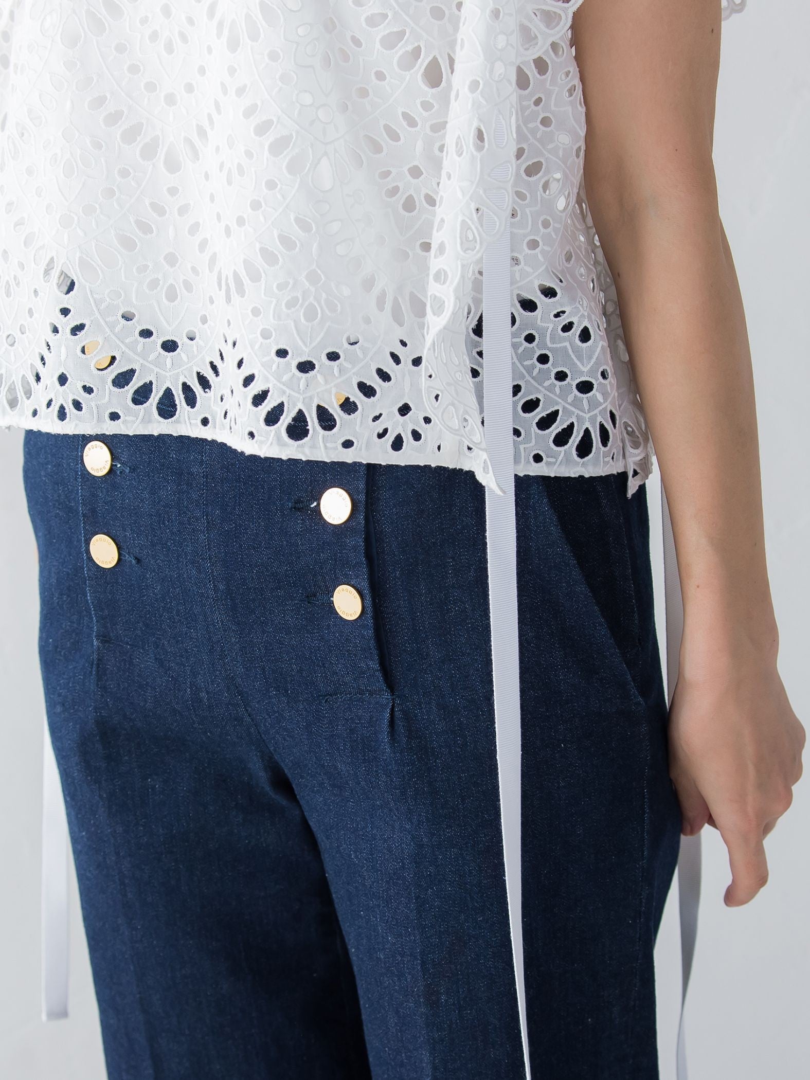 コットンレース刺繍袖ラッフルブラウス≪SET UP対応≫