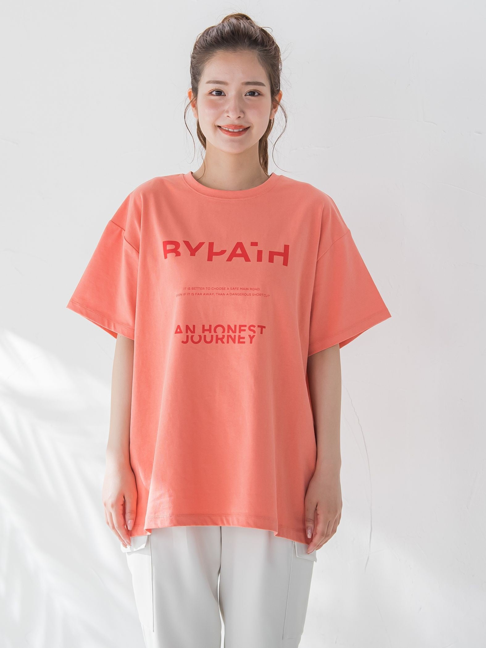 【大人も取り入れやすい1枚】アブストラクトカラーTシャツ《洗濯機で洗える》