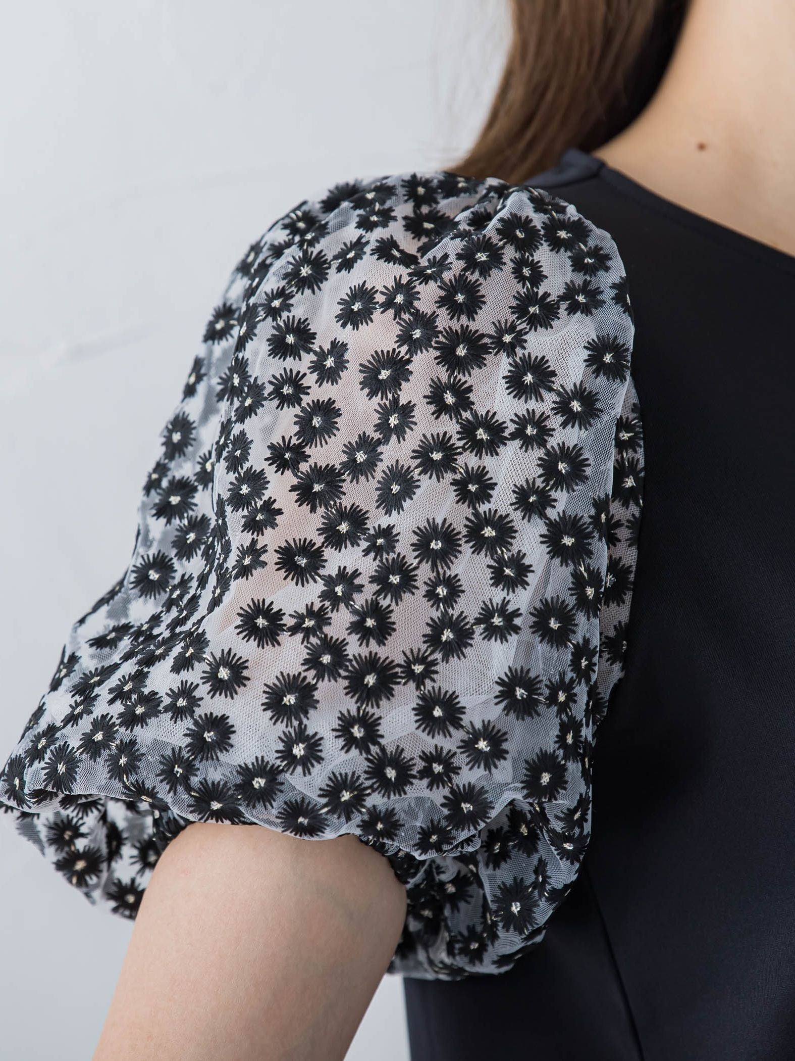 チュール刺繍ドッキングカットソー ≪手洗い可能≫
