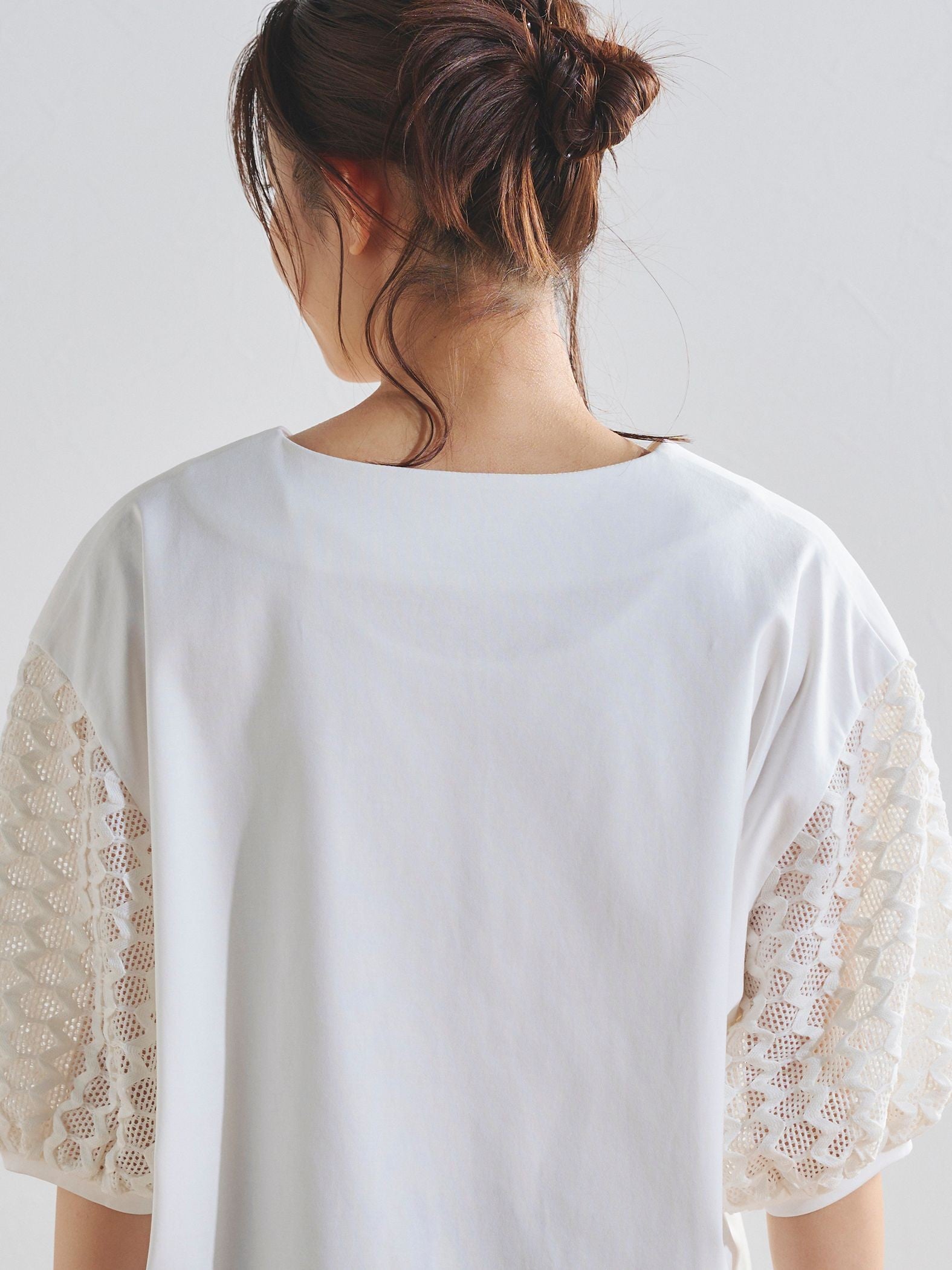 袖レースVネックTシャツ