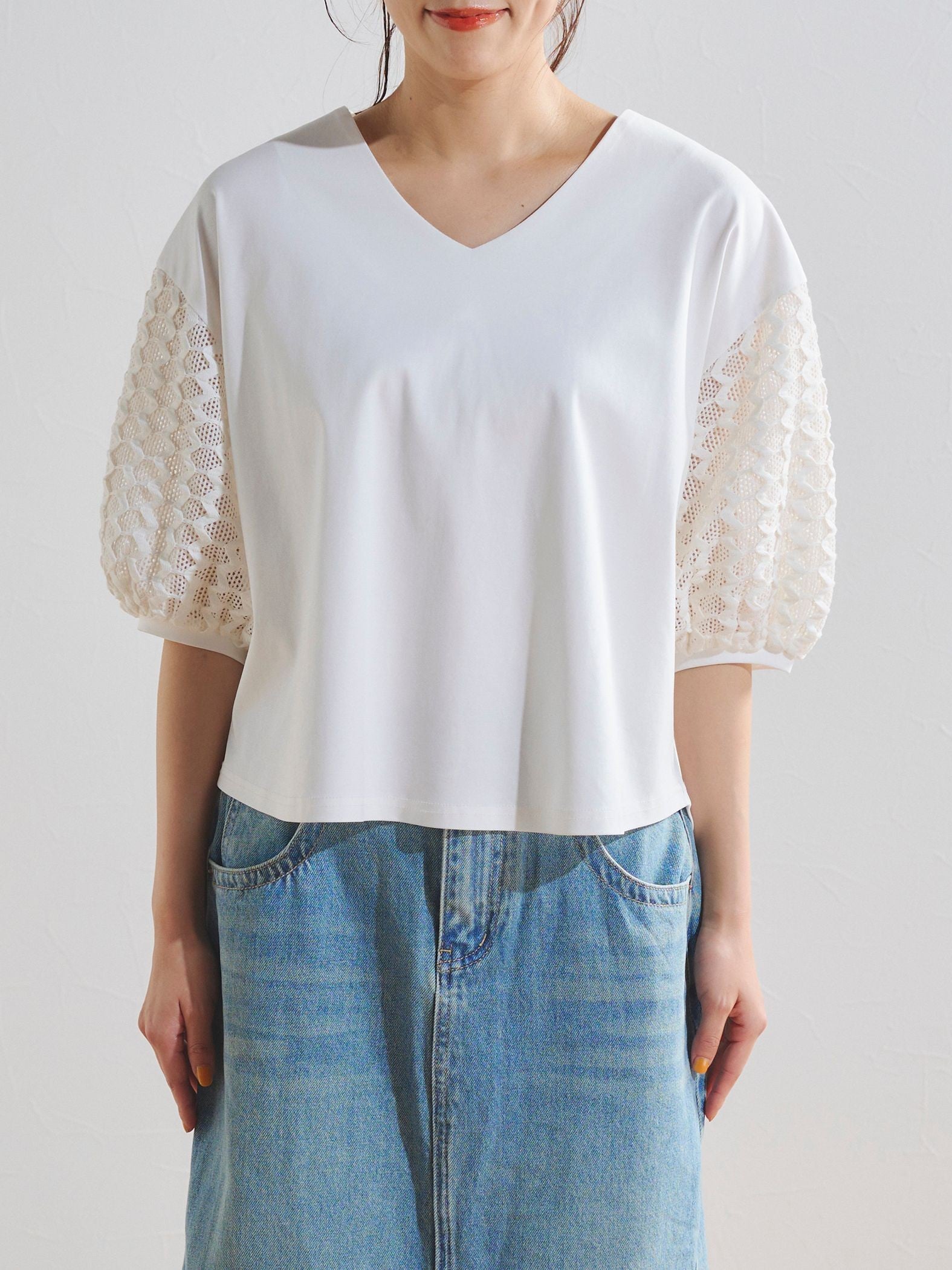 袖レースVネックTシャツ