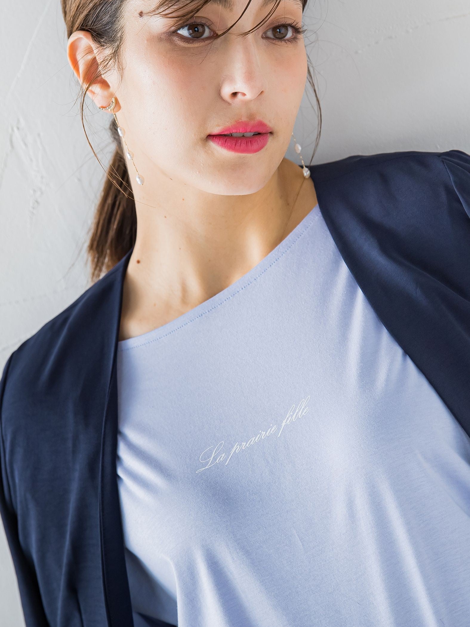 ラウンドカットロゴTシャツ ≪洗濯機で洗える≫