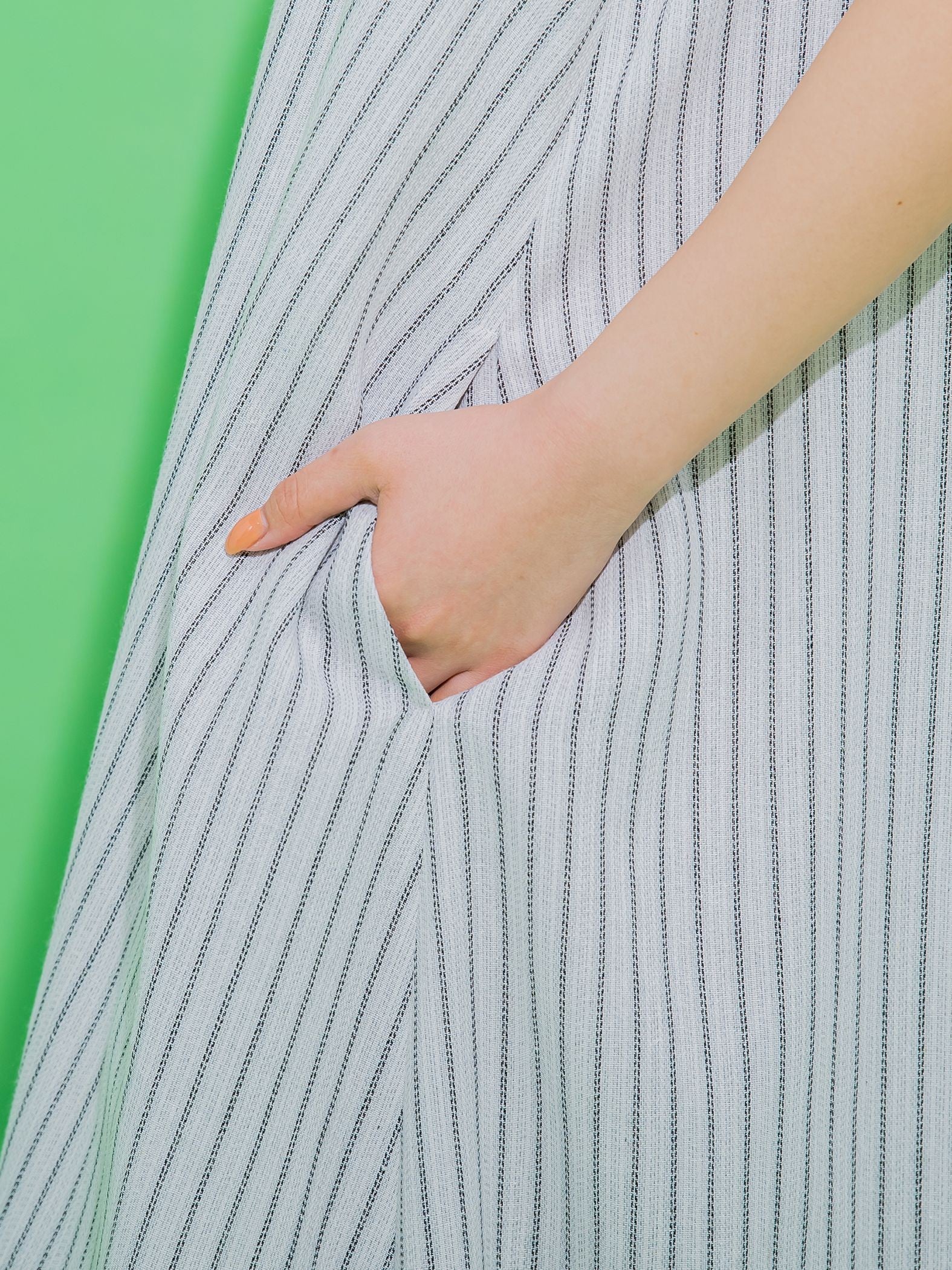 【爽やかでヘルシーな大人ワンピ】バックリボンノースリワンピース《手洗い可能》