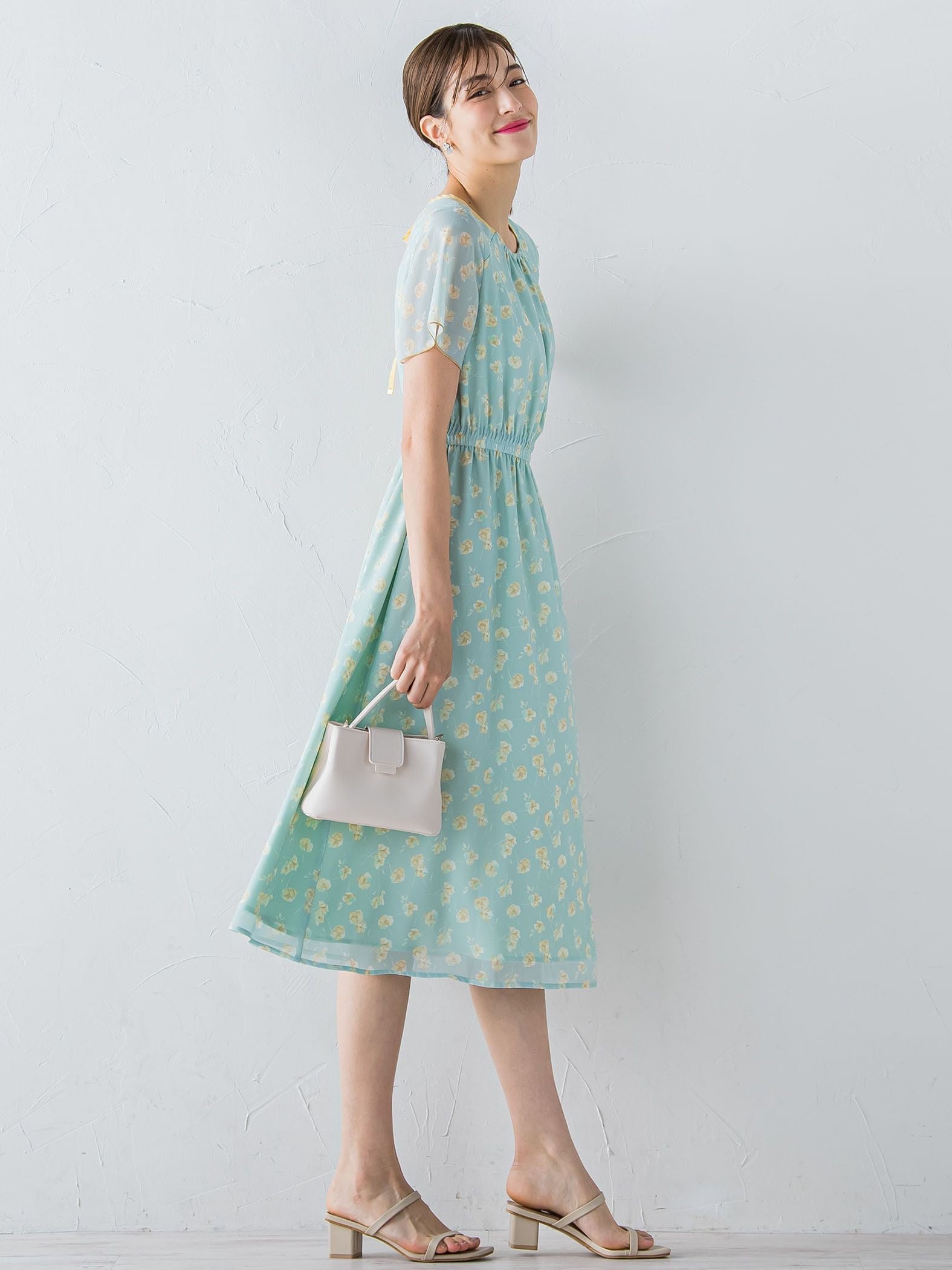 小花柄シアーワンピース ≪洗濯機で洗える≫