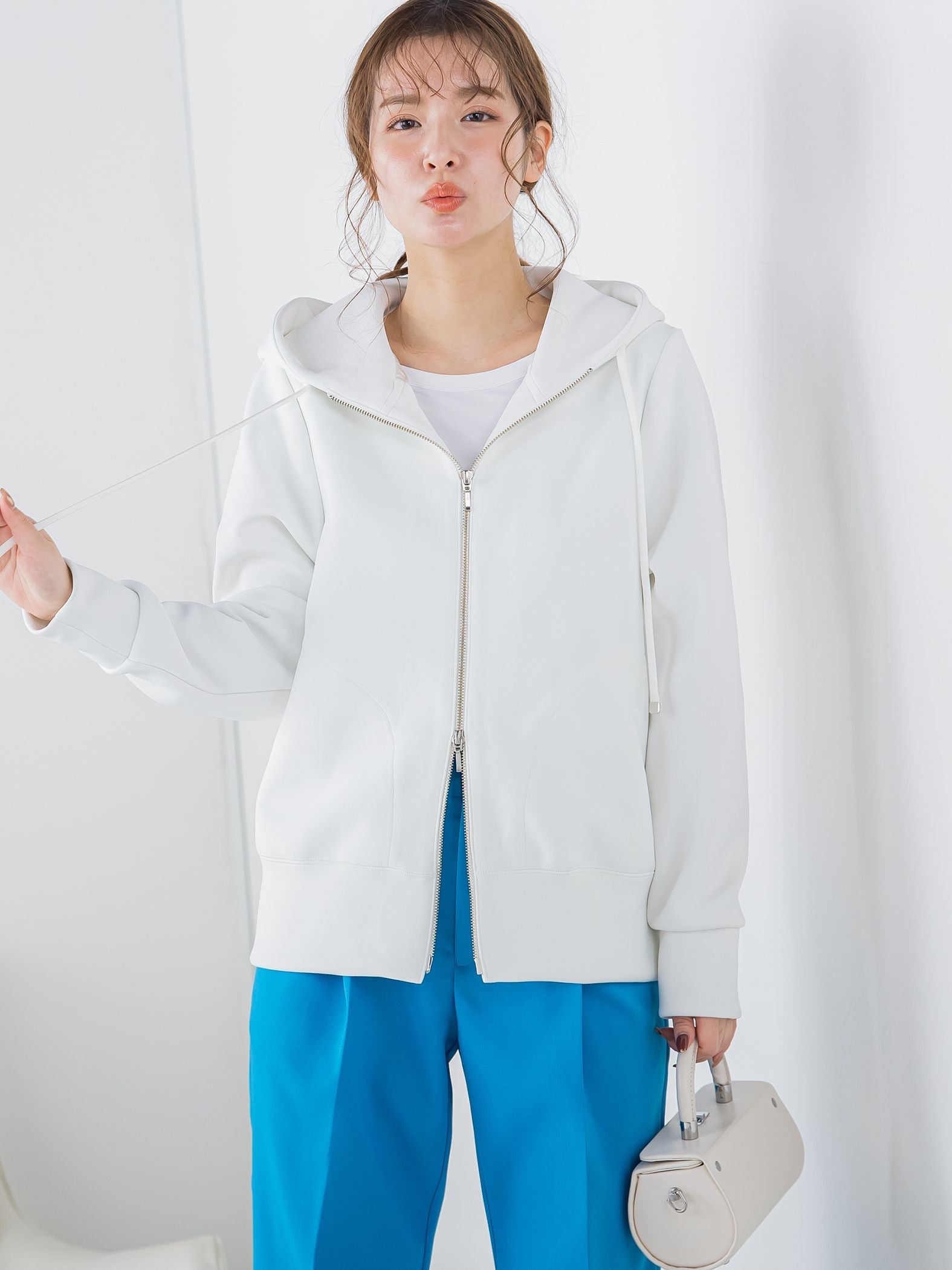 【ロングシーズン大活躍の多機能素材】ダブルzipパーカー《洗濯機で洗える》