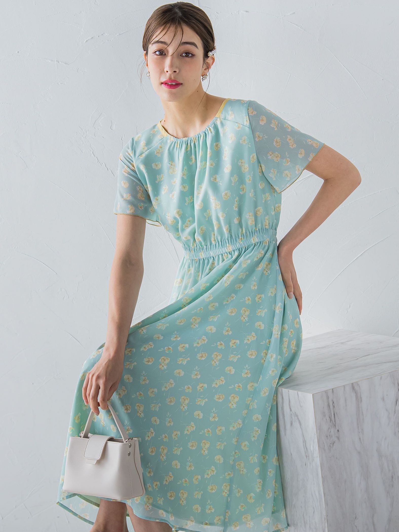 小花柄シアーワンピース ≪洗濯機で洗える≫