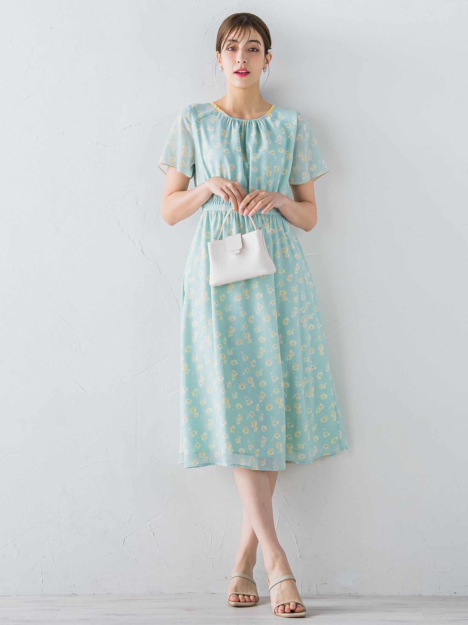 小花柄シアーワンピース ≪洗濯機で洗える≫
