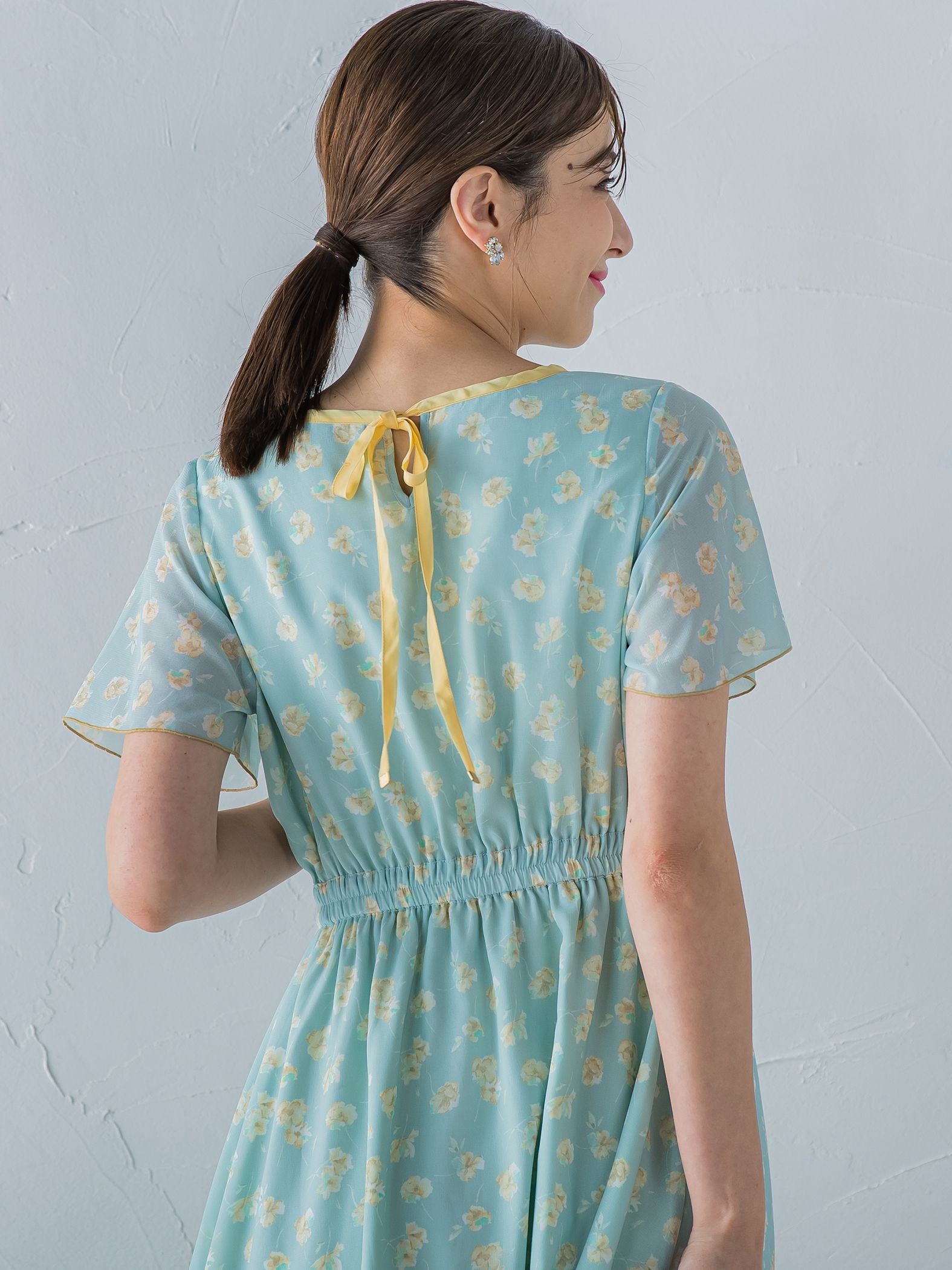 小花柄シアーワンピース ≪洗濯機で洗える≫
