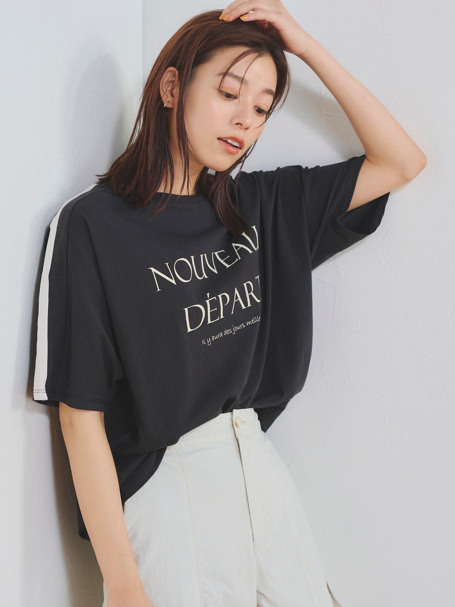 袖ラインロゴTシャツ