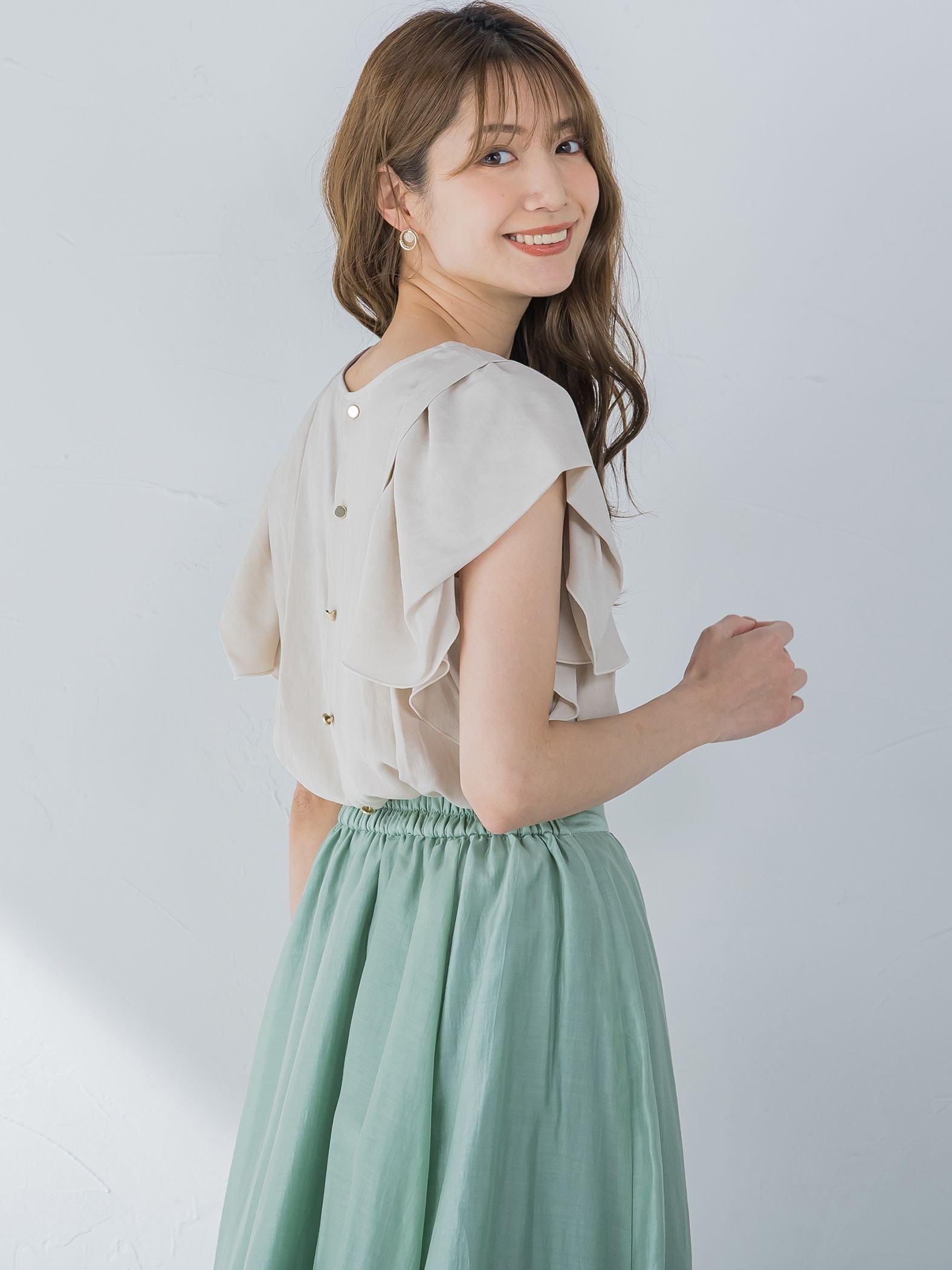 麻調合繊袖フリルブラウス ≪手洗い可能≫