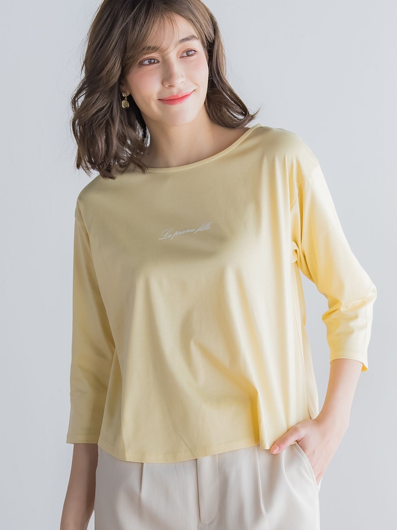ラウンドカットロゴTシャツ ≪洗濯機で洗える≫