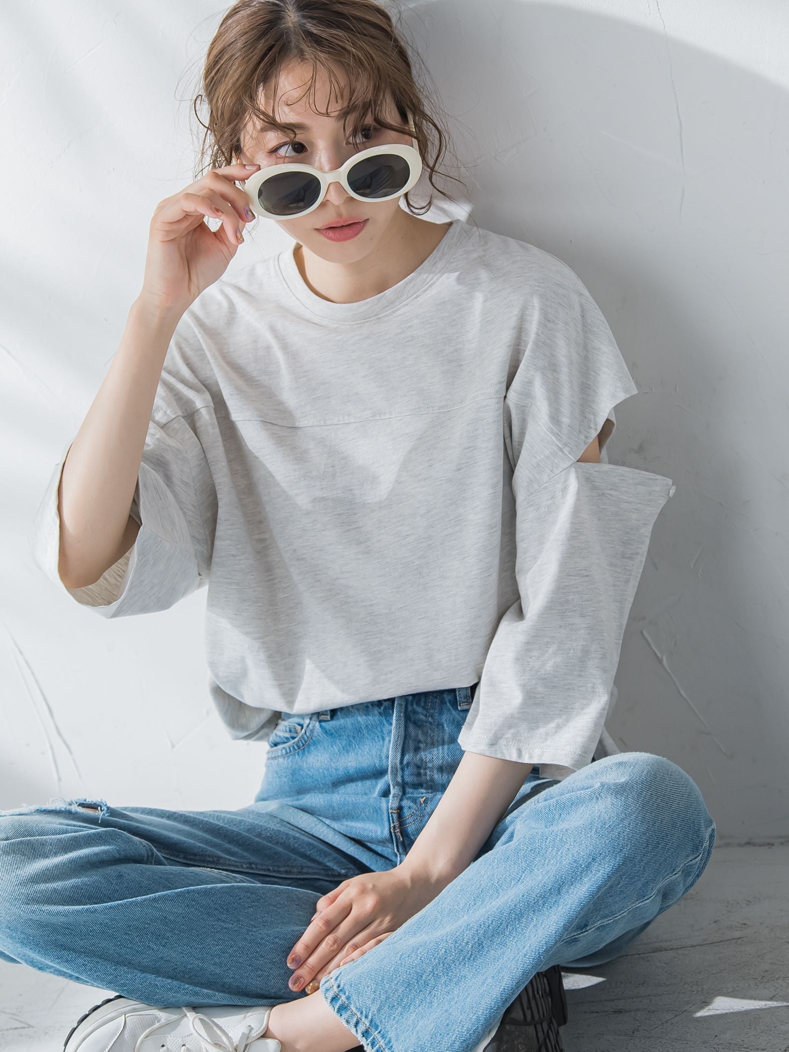 【さり気ない肌見せ】スリットTシャツ《洗濯機で洗える》