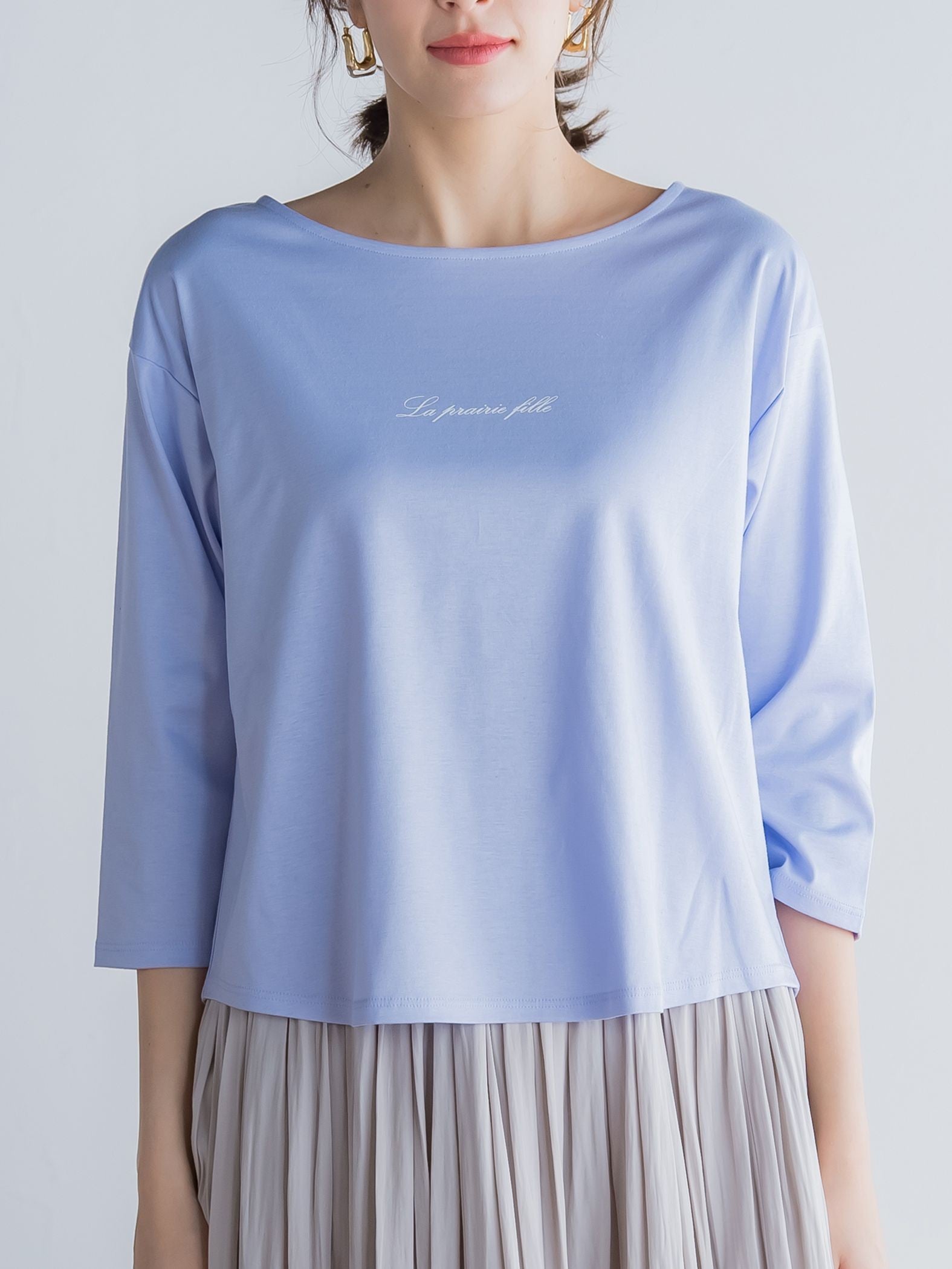 ラウンドカットロゴTシャツ ≪洗濯機で洗える≫