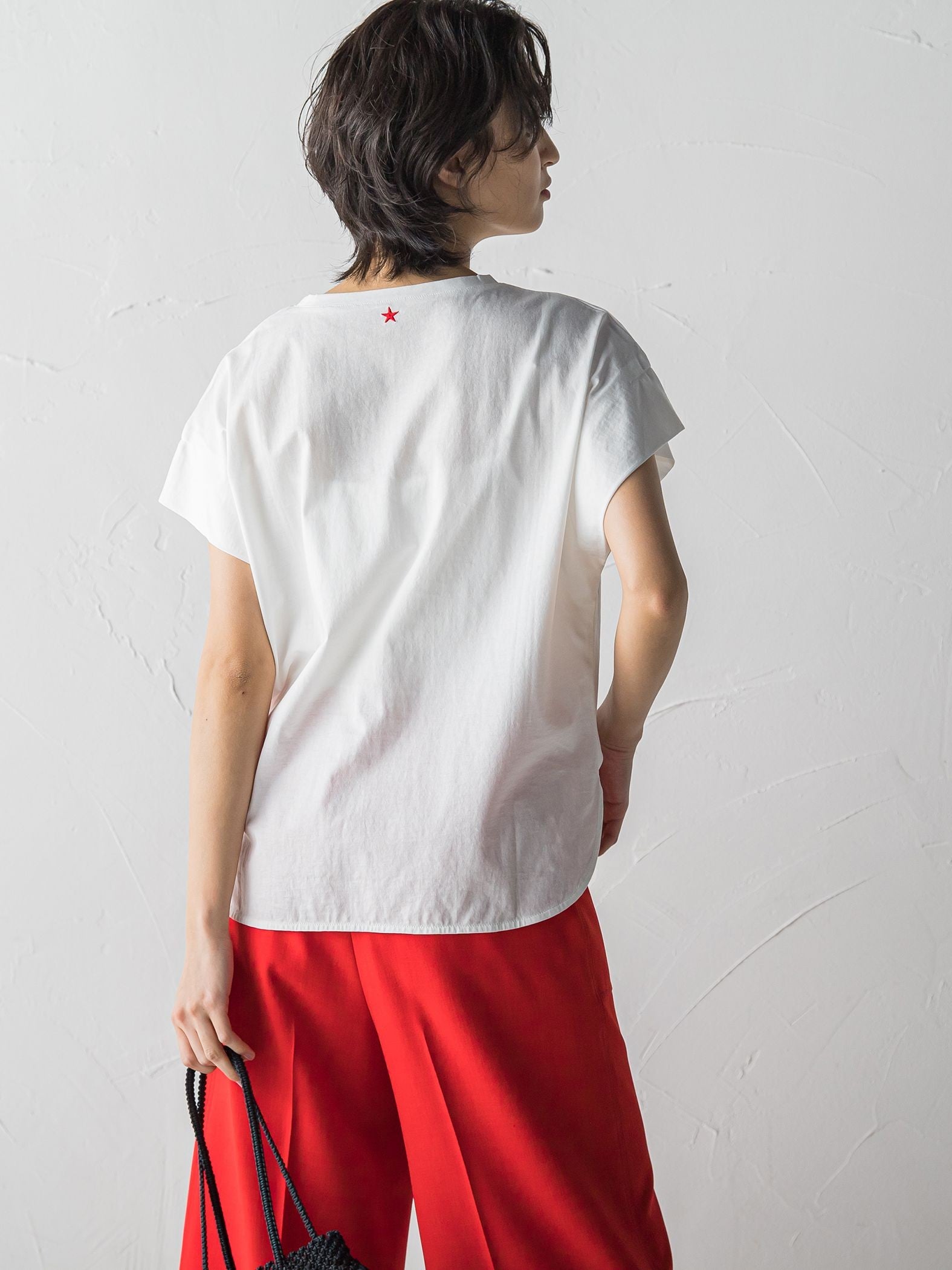 星刺繍タックショルダーロゴTシャツ≪洗濯機で洗える≫