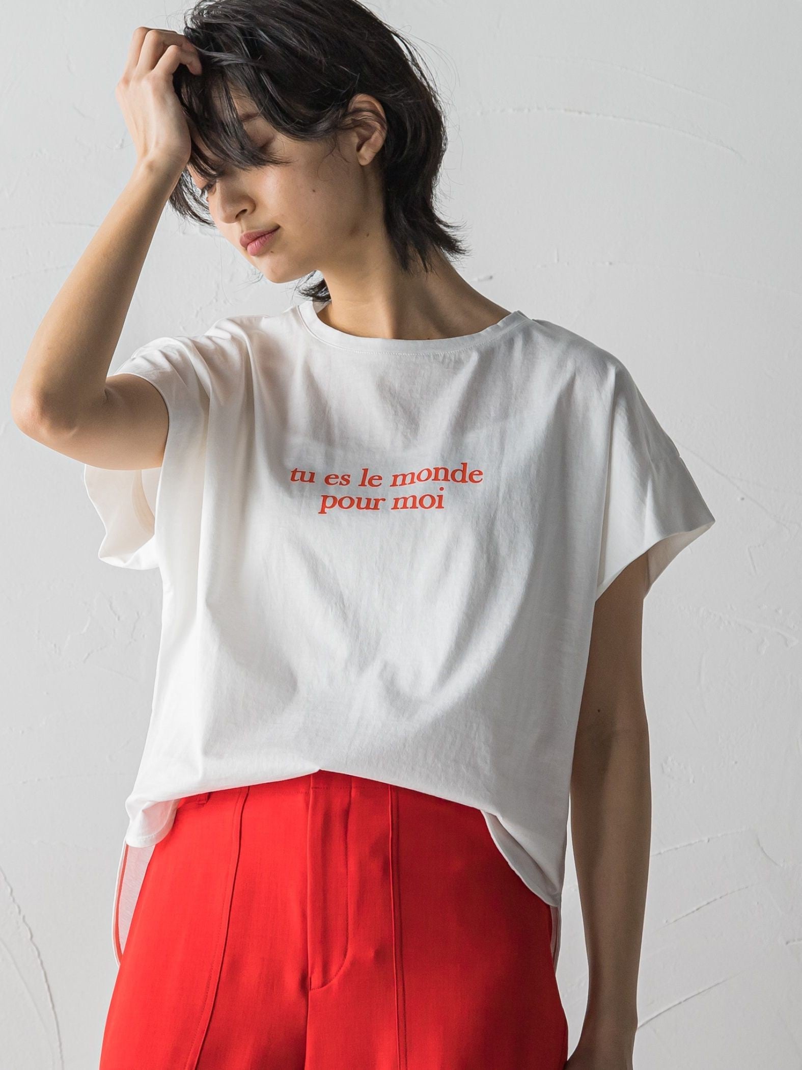 星刺繍タックショルダーロゴTシャツ≪洗濯機で洗える≫