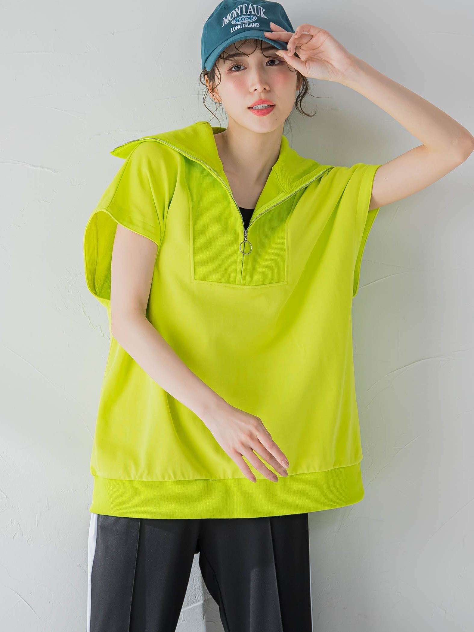 【大人の旬コーデを仕上げる】フレンチスリーブのハーフZIP《手洗い可能》