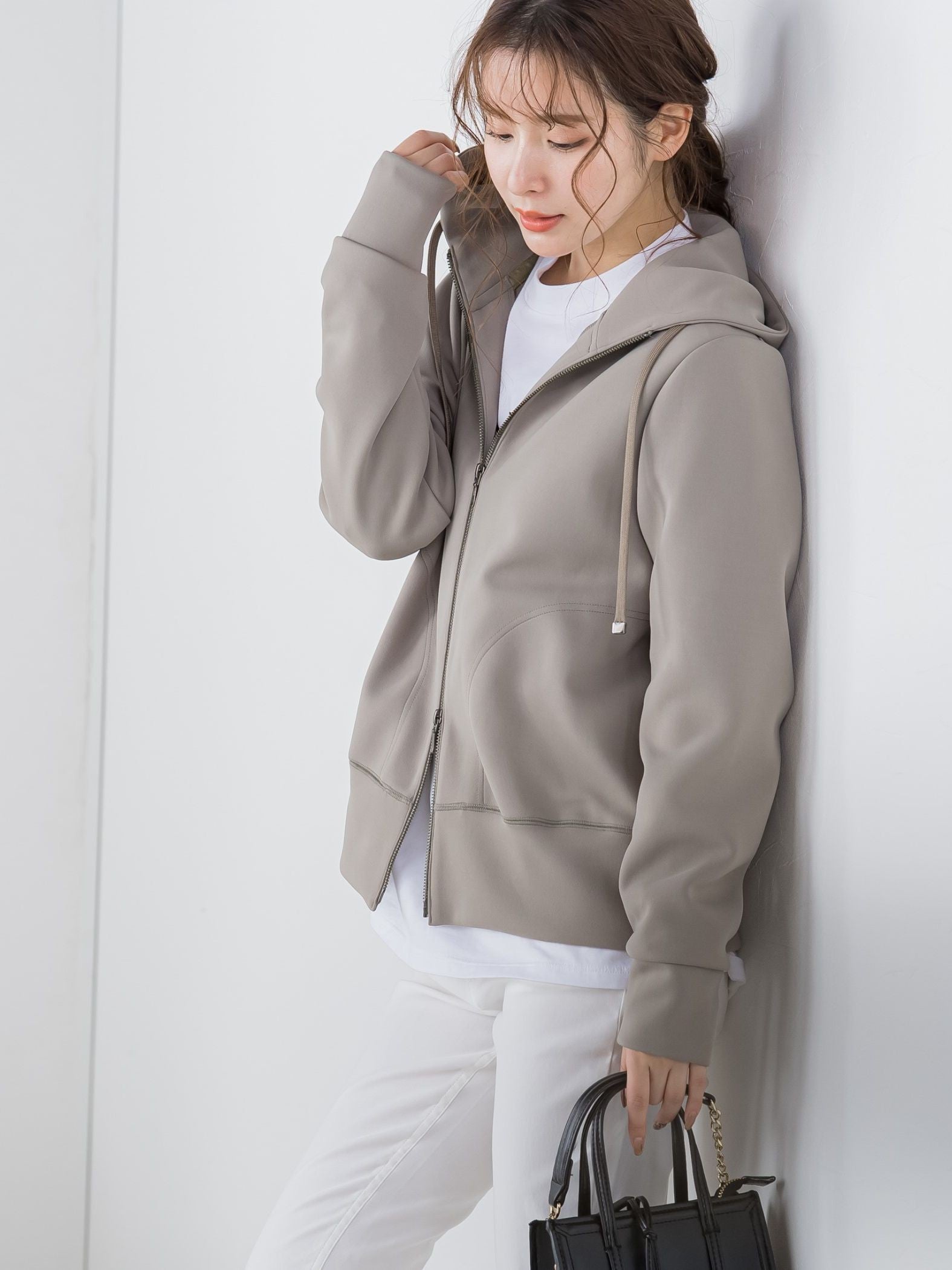 【ロングシーズン大活躍の多機能素材】ダブルzipパーカー《洗濯機で洗える》
