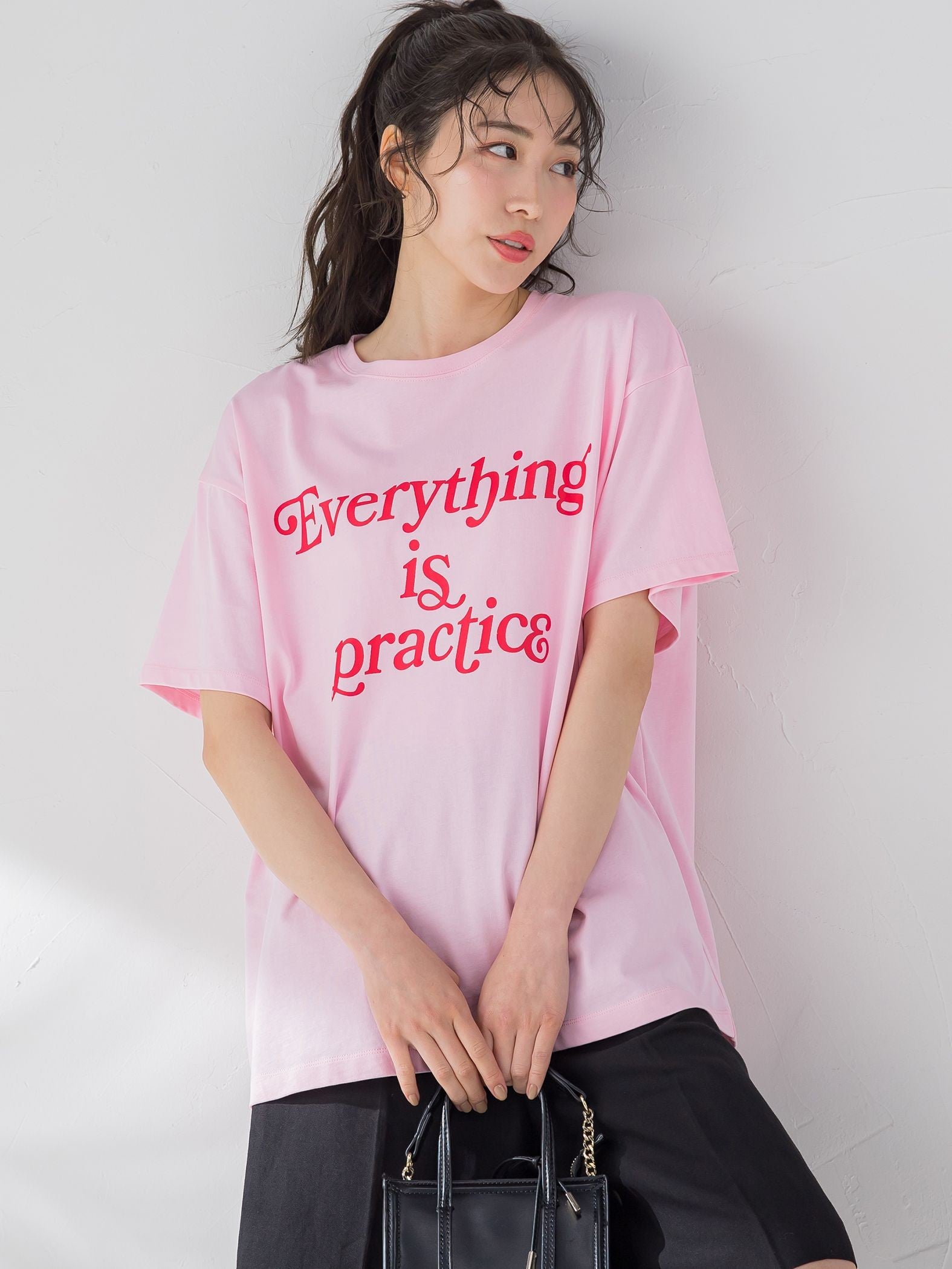 【大人も取り入れやすい】ロゴTシャツ《洗濯機で洗える》
