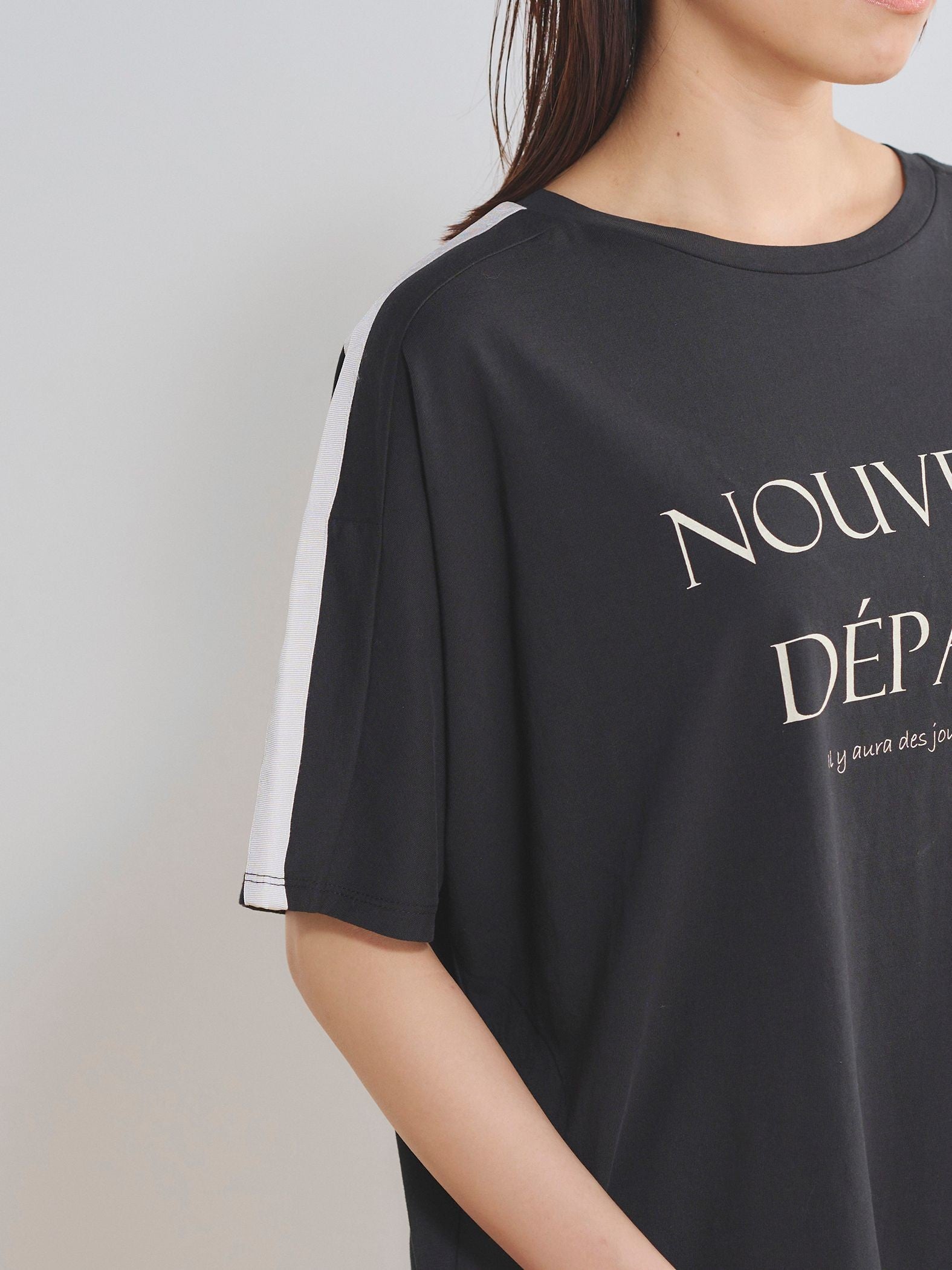 袖ラインロゴTシャツ