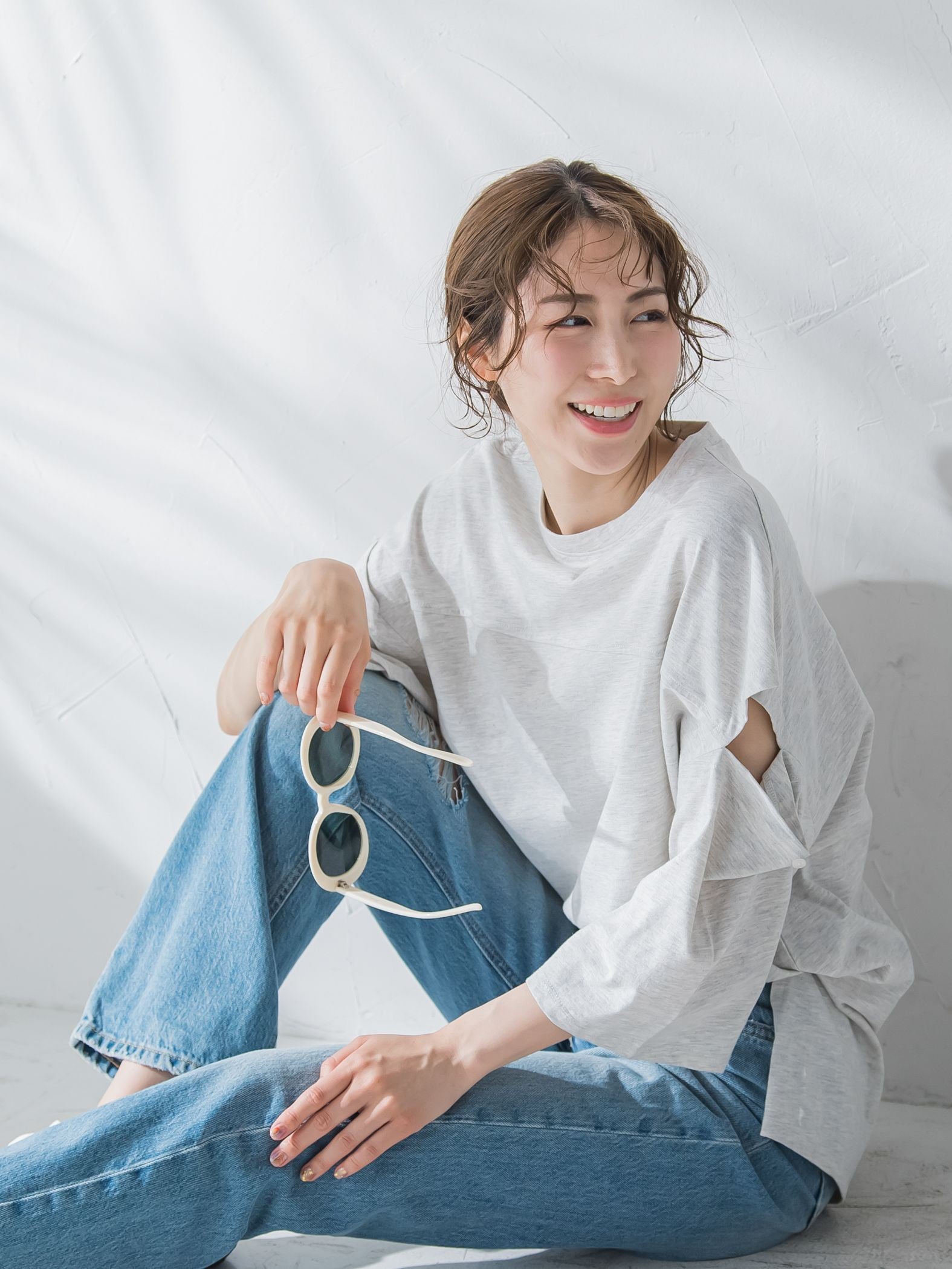 【さり気ない肌見せ】スリットTシャツ《洗濯機で洗える》