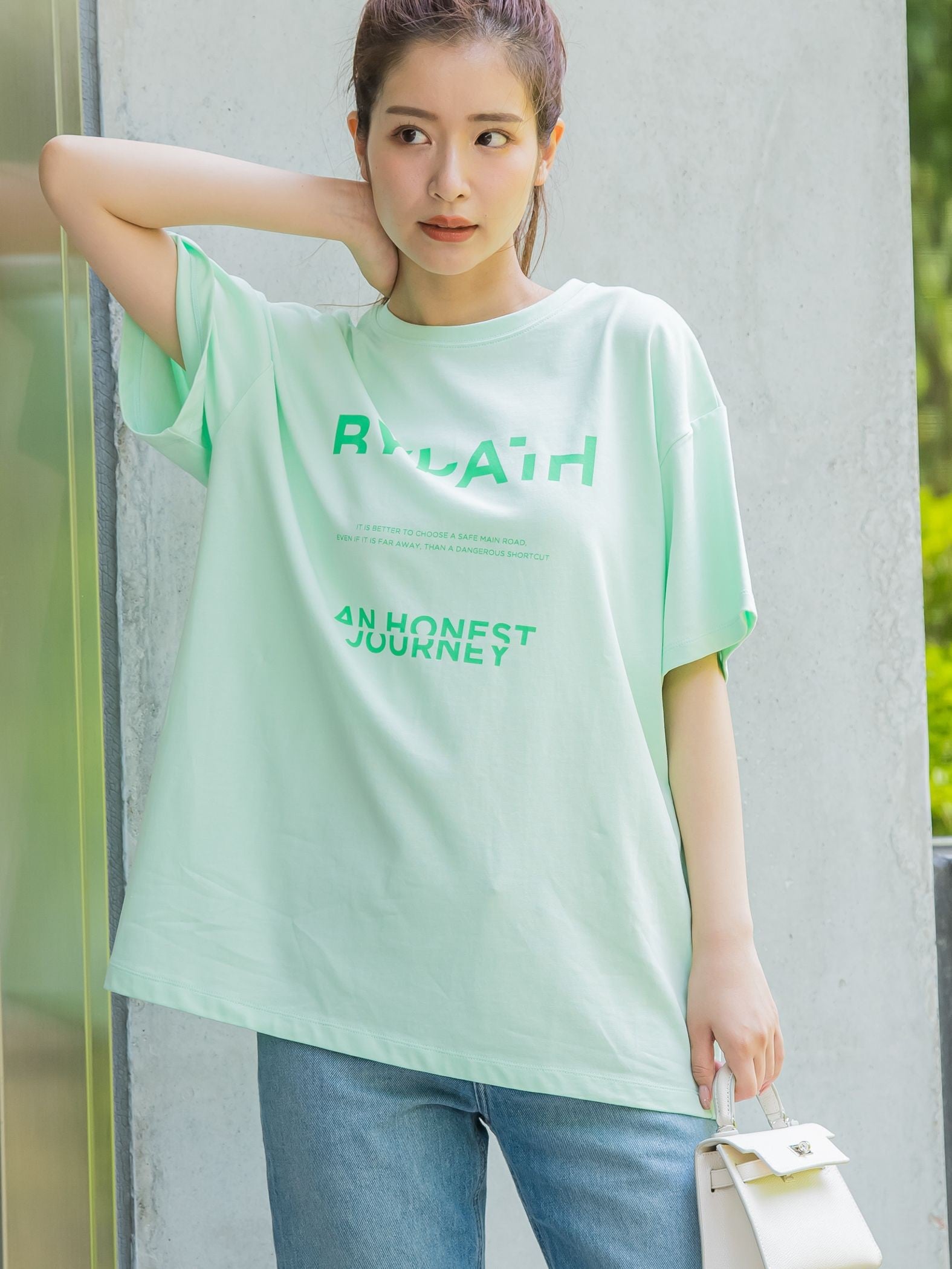 【大人も取り入れやすい1枚】アブストラクトカラーTシャツ《洗濯機で洗える》