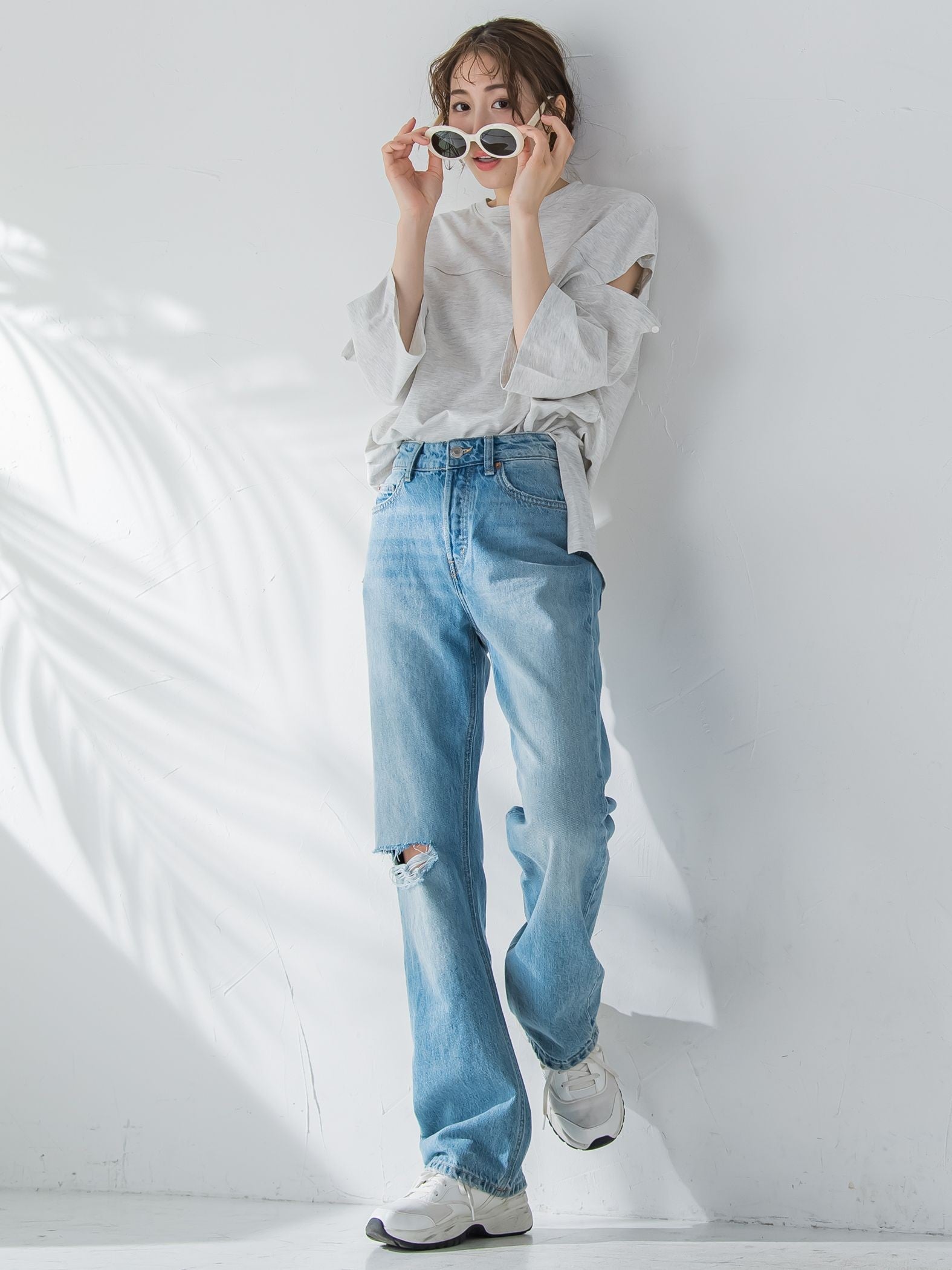 【さり気ない肌見せ】スリットTシャツ《洗濯機で洗える》