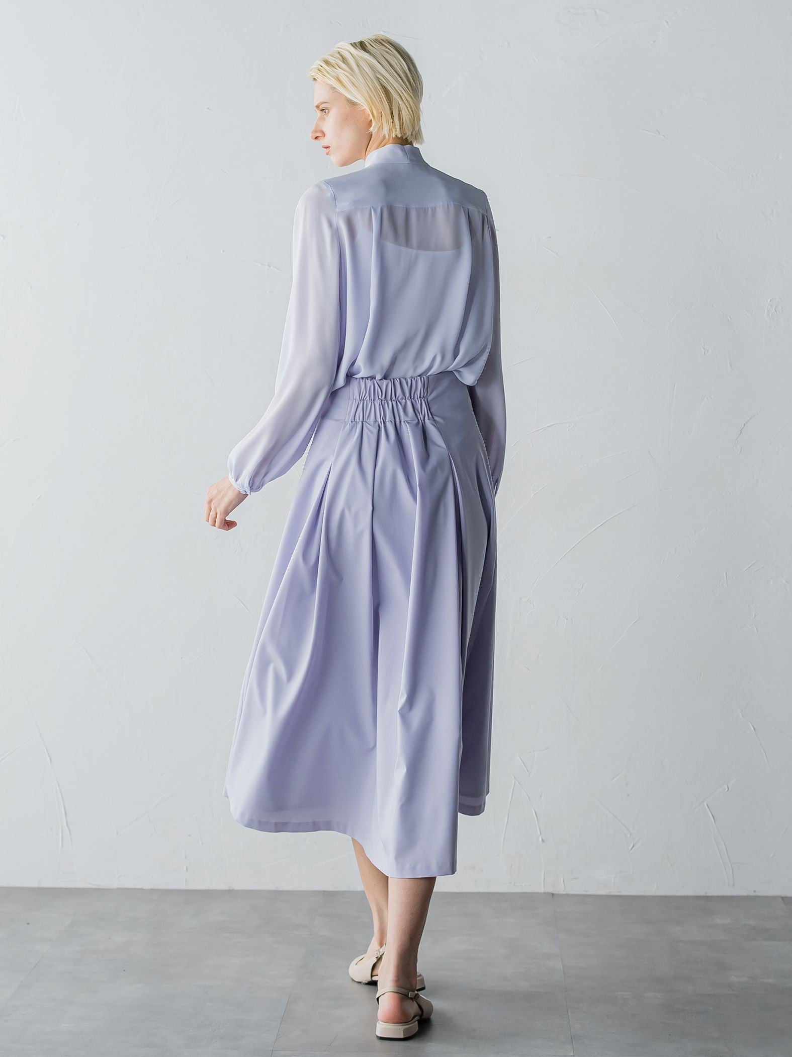 アイレット刺繍ブラウス