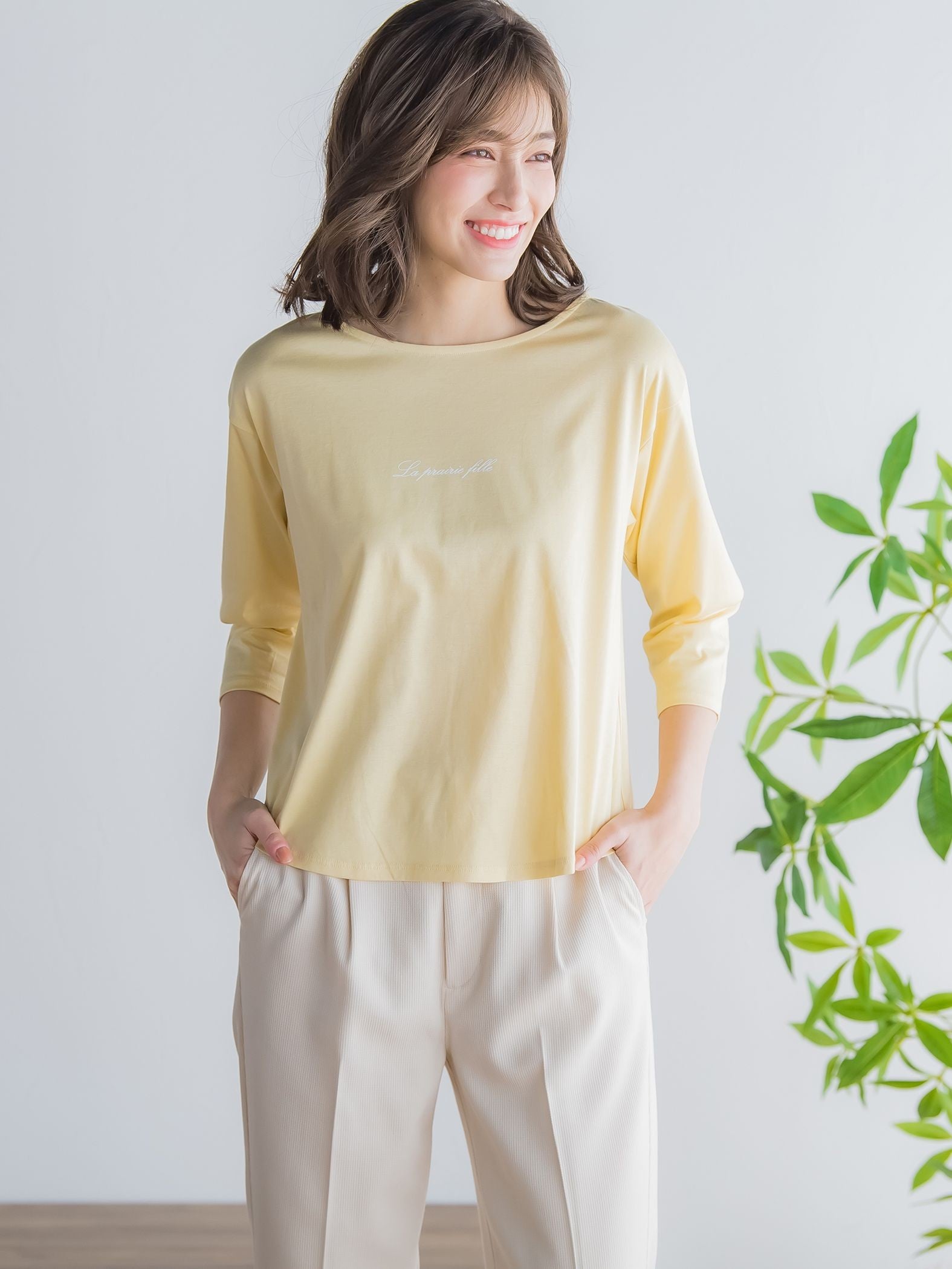 ラウンドカットロゴTシャツ ≪洗濯機で洗える≫