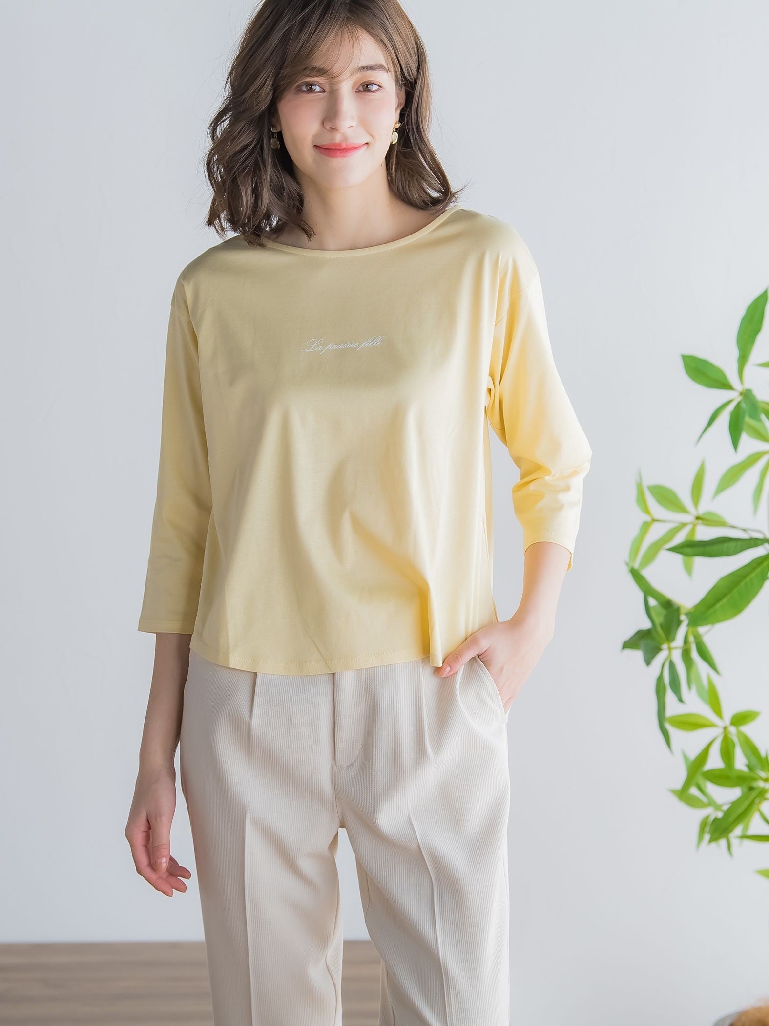 ラウンドカットロゴTシャツ ≪洗濯機で洗える≫
