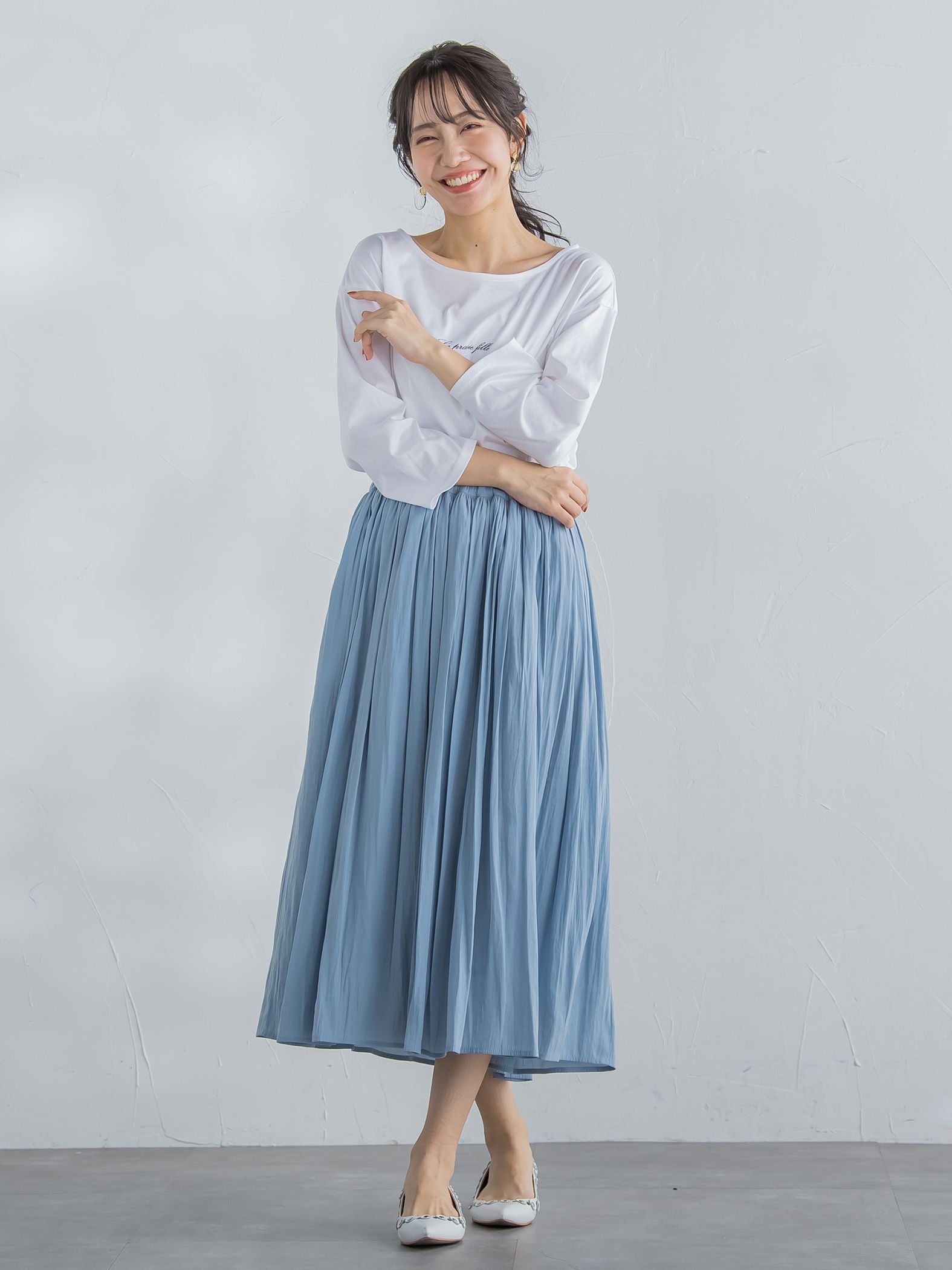 ラウンドカットロゴTシャツ ≪洗濯機で洗える≫