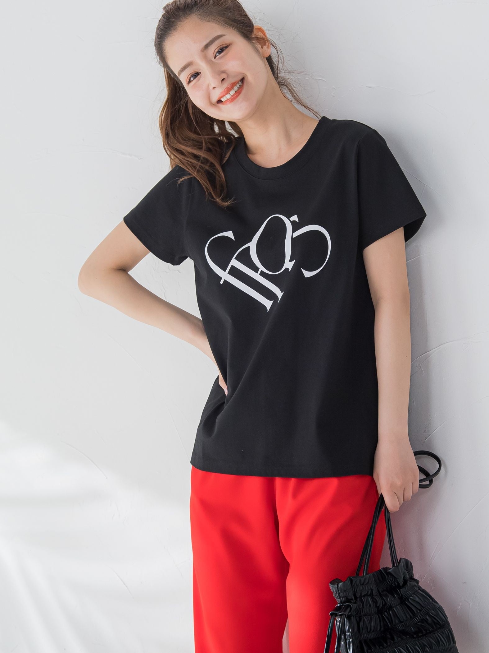 【大人も取り入れやすい1枚】ロゴTシャツ《洗濯機で洗える》