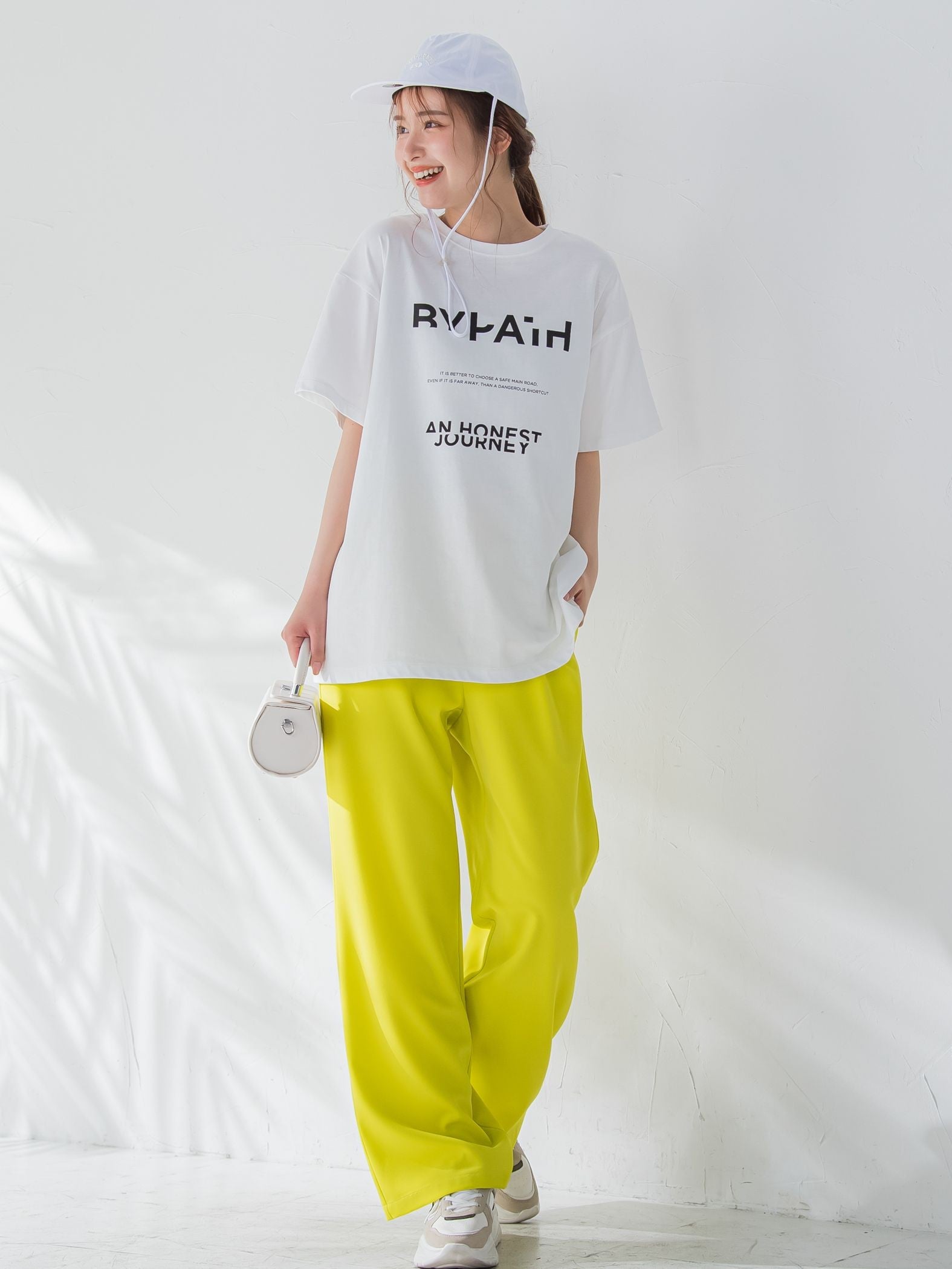 【大人も取り入れやすい1枚】アブストラクトカラーTシャツ《洗濯機で洗える》