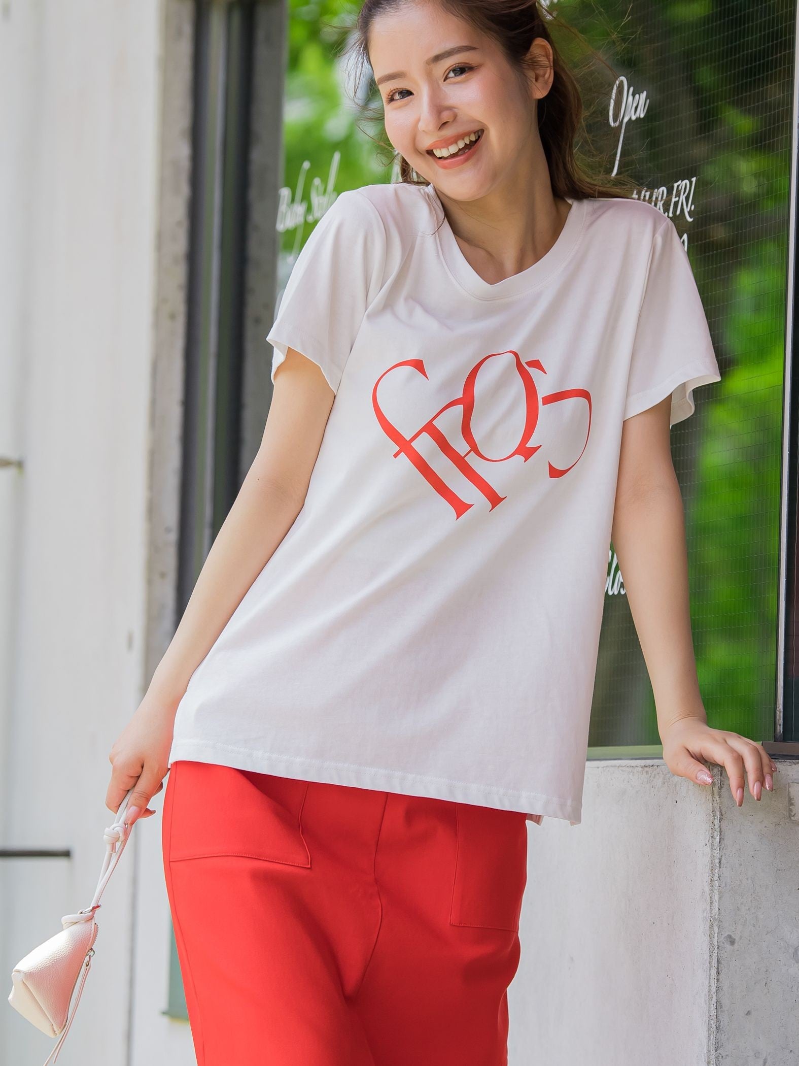 【大人も取り入れやすい1枚】ロゴTシャツ《洗濯機で洗える》