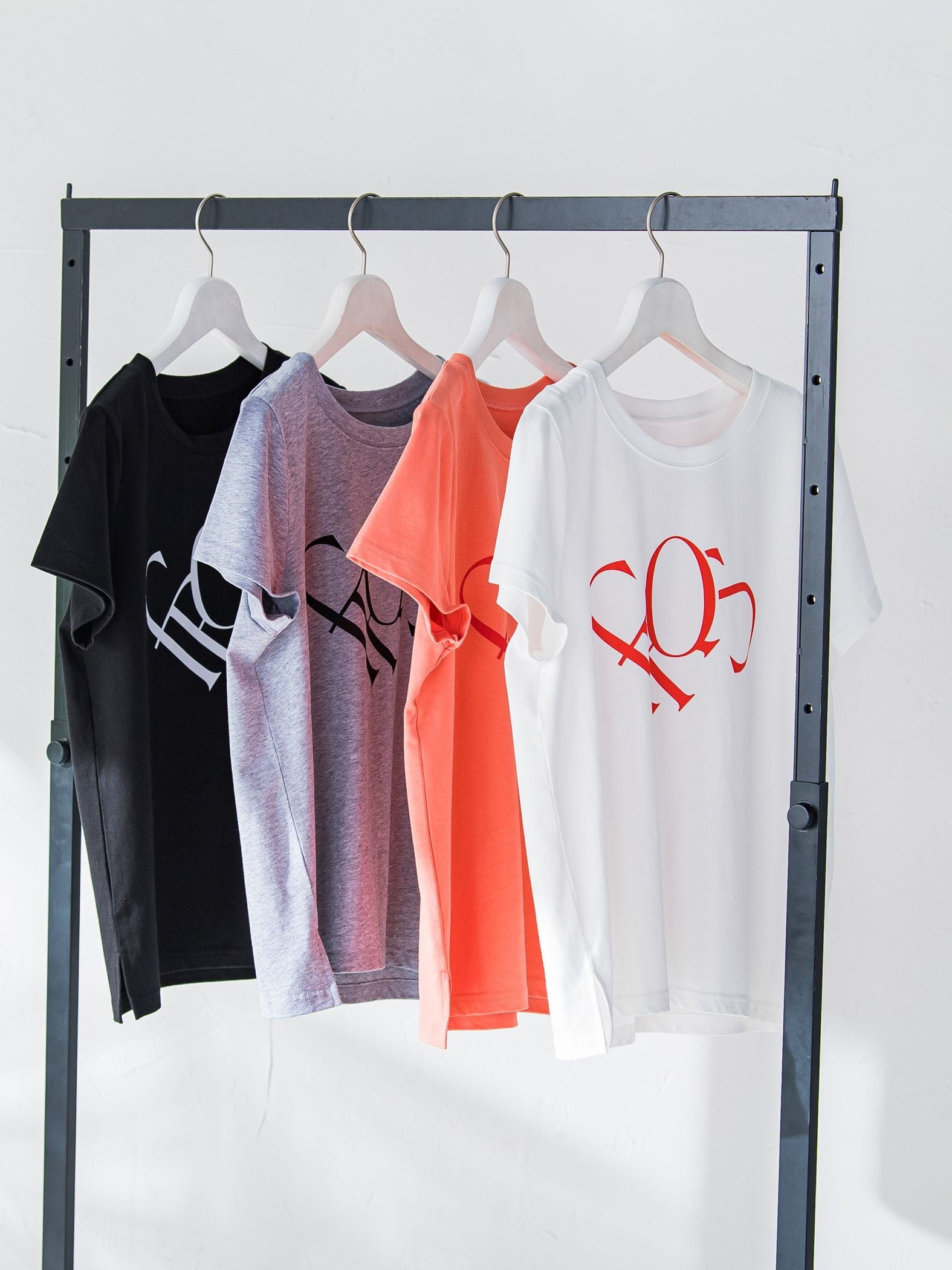 【大人も取り入れやすい1枚】ロゴTシャツ《洗濯機で洗える》