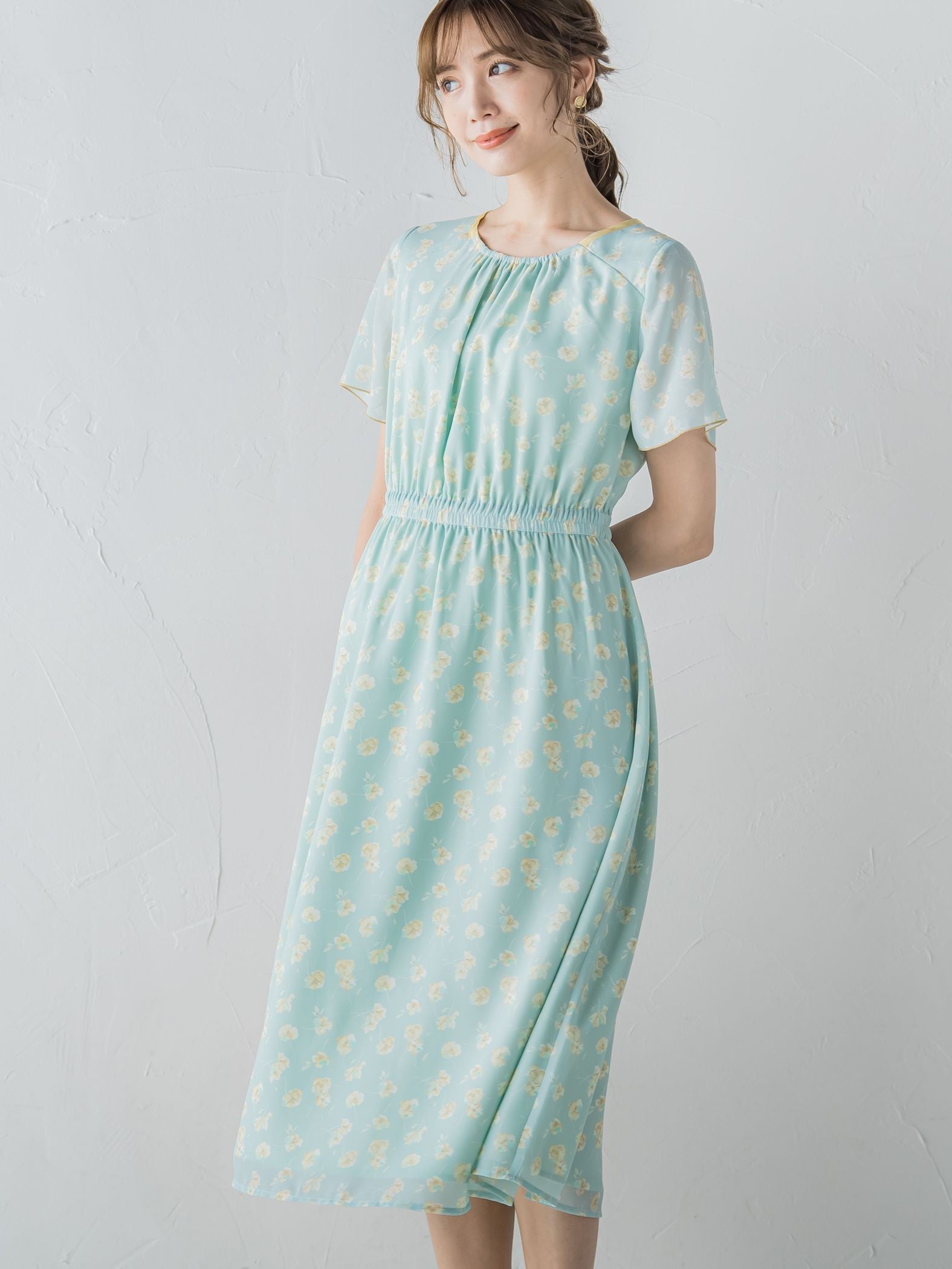 小花柄シアーワンピース ≪洗濯機で洗える≫