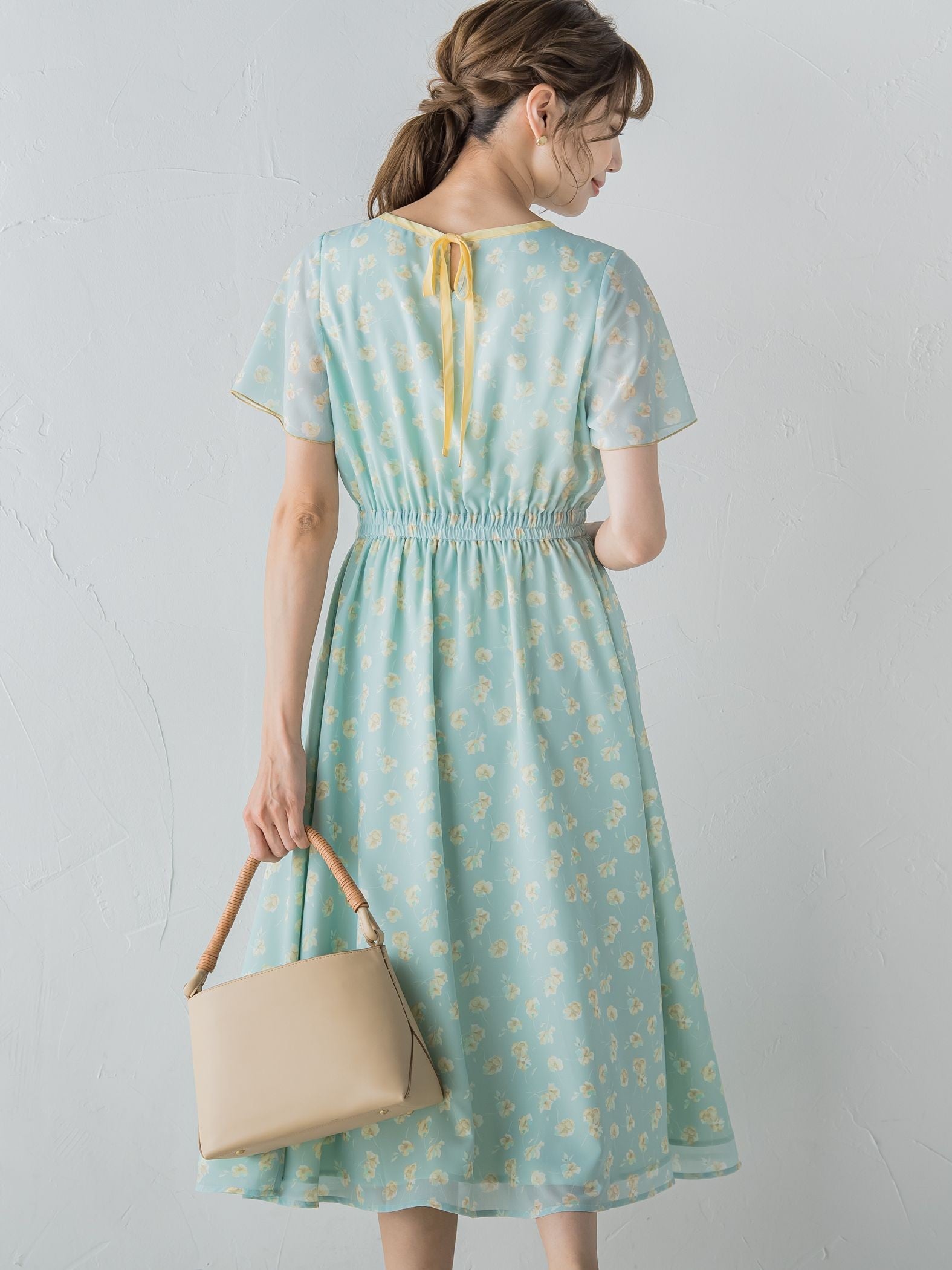 小花柄シアーワンピース ≪洗濯機で洗える≫