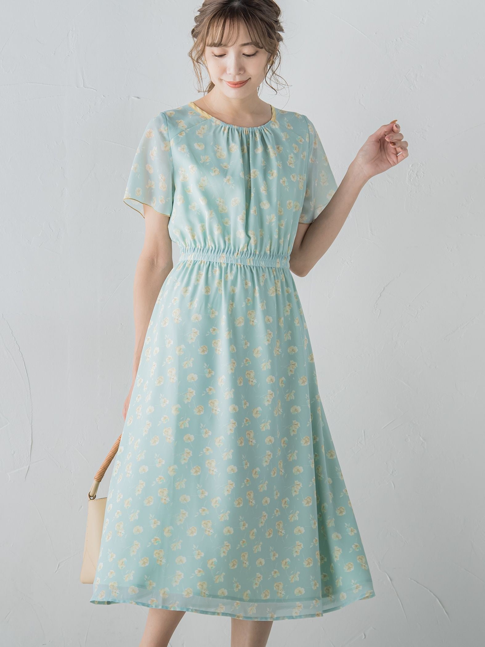 小花柄シアーワンピース ≪洗濯機で洗える≫
