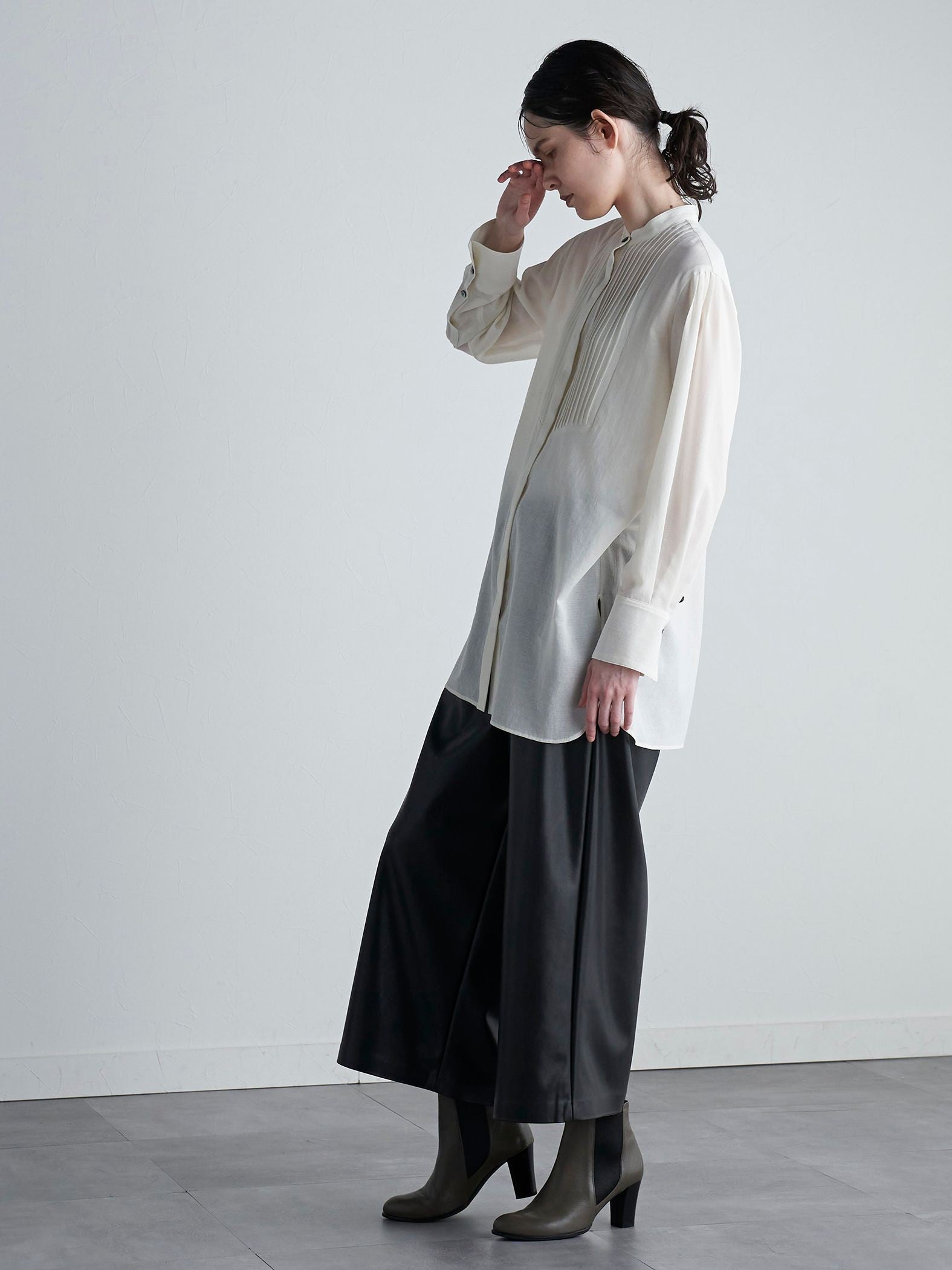 【VEAGAN LEATHER】ウエストオールゴム仕様ガウチョパンツ≪サスティナブル≫